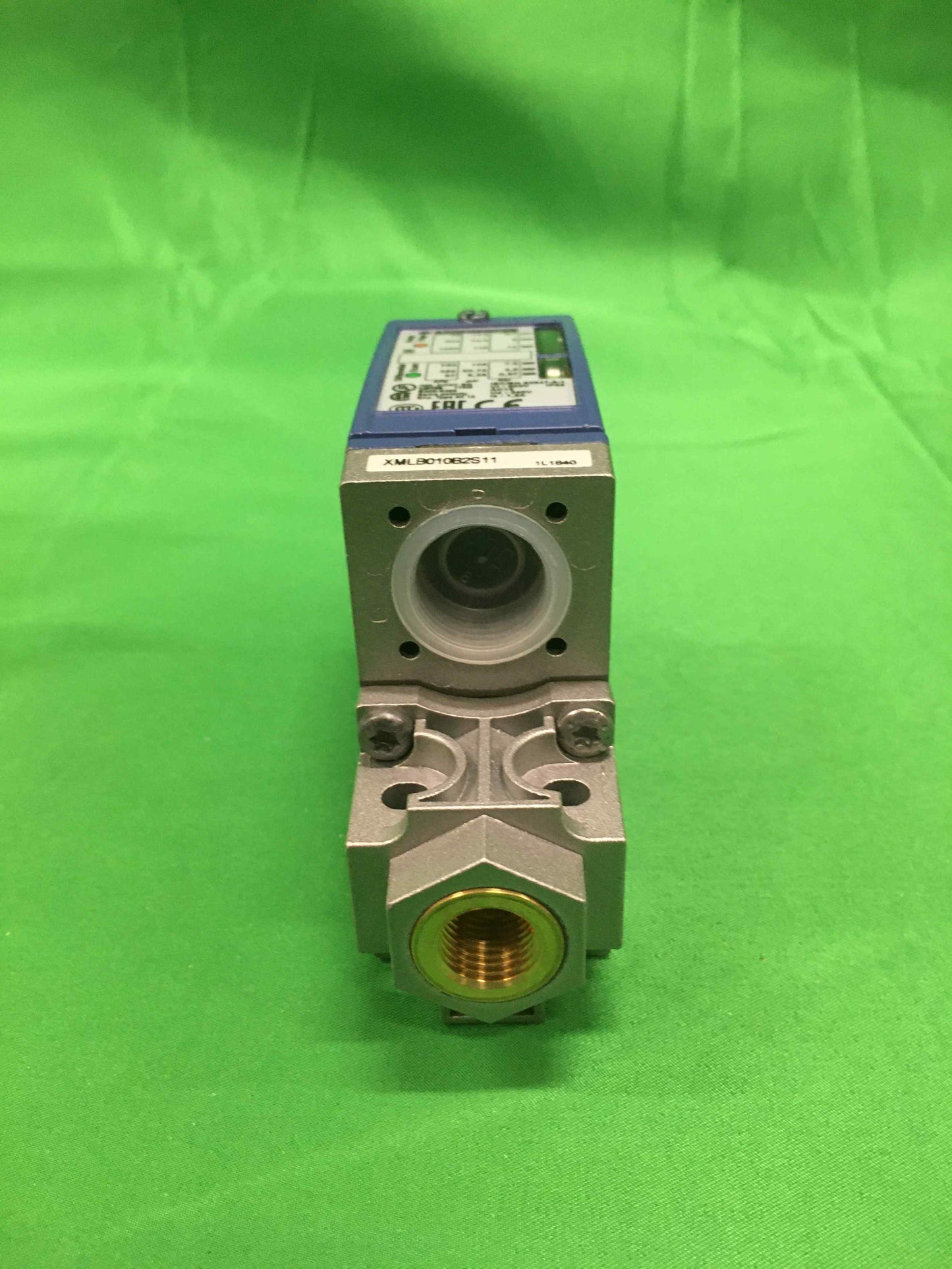 Telemecanique XMLB010B2S11 WITHOUT ORIGINAL PACKAGING