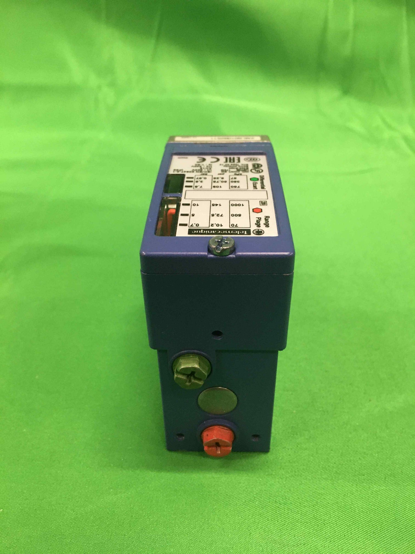 Telemecanique XMLB010B2S11 WITHOUT ORIGINAL PACKAGING
