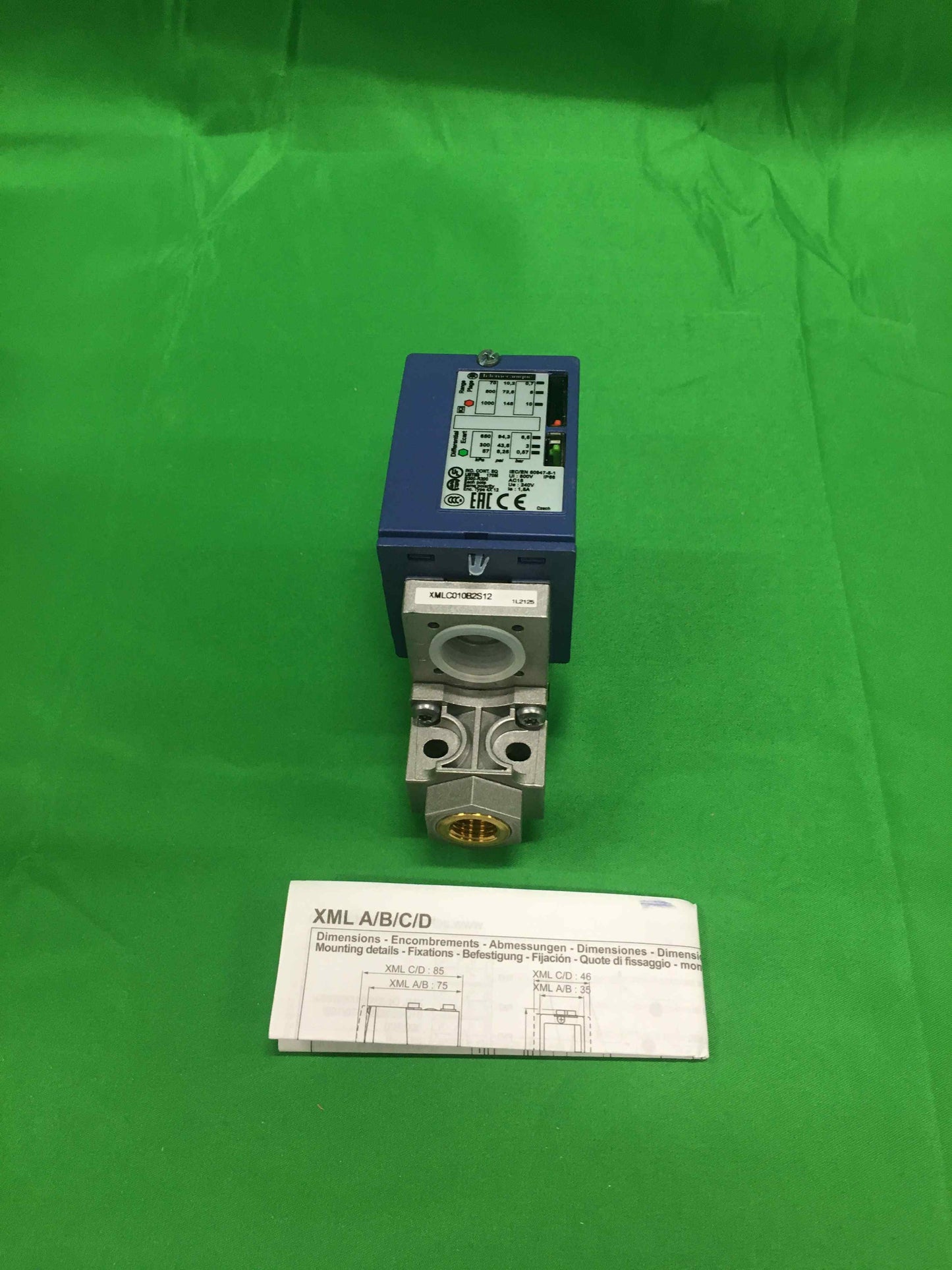 Telemecanique XMLC010B2S12