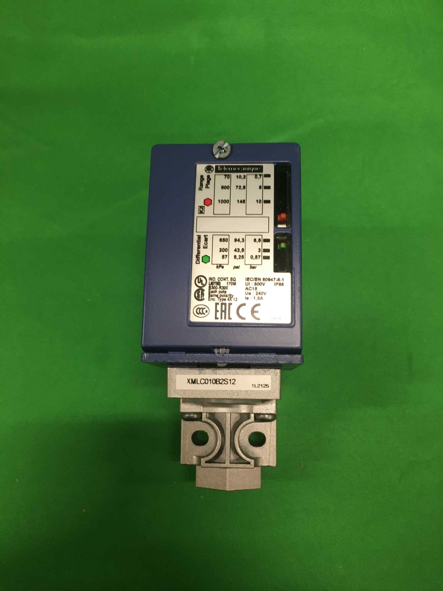 Telemecanique XMLC010B2S12