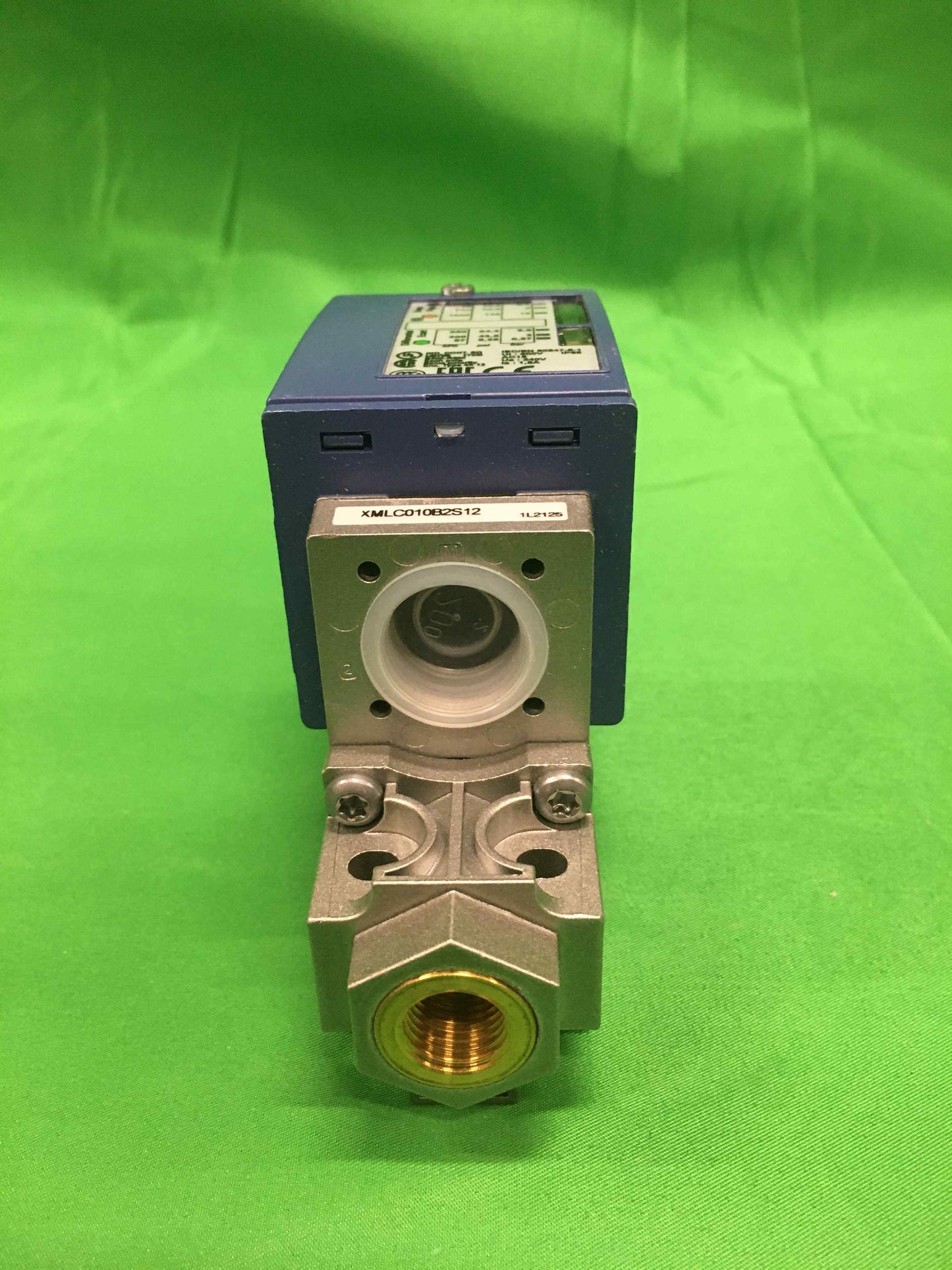 Telemecanique XMLC010B2S12