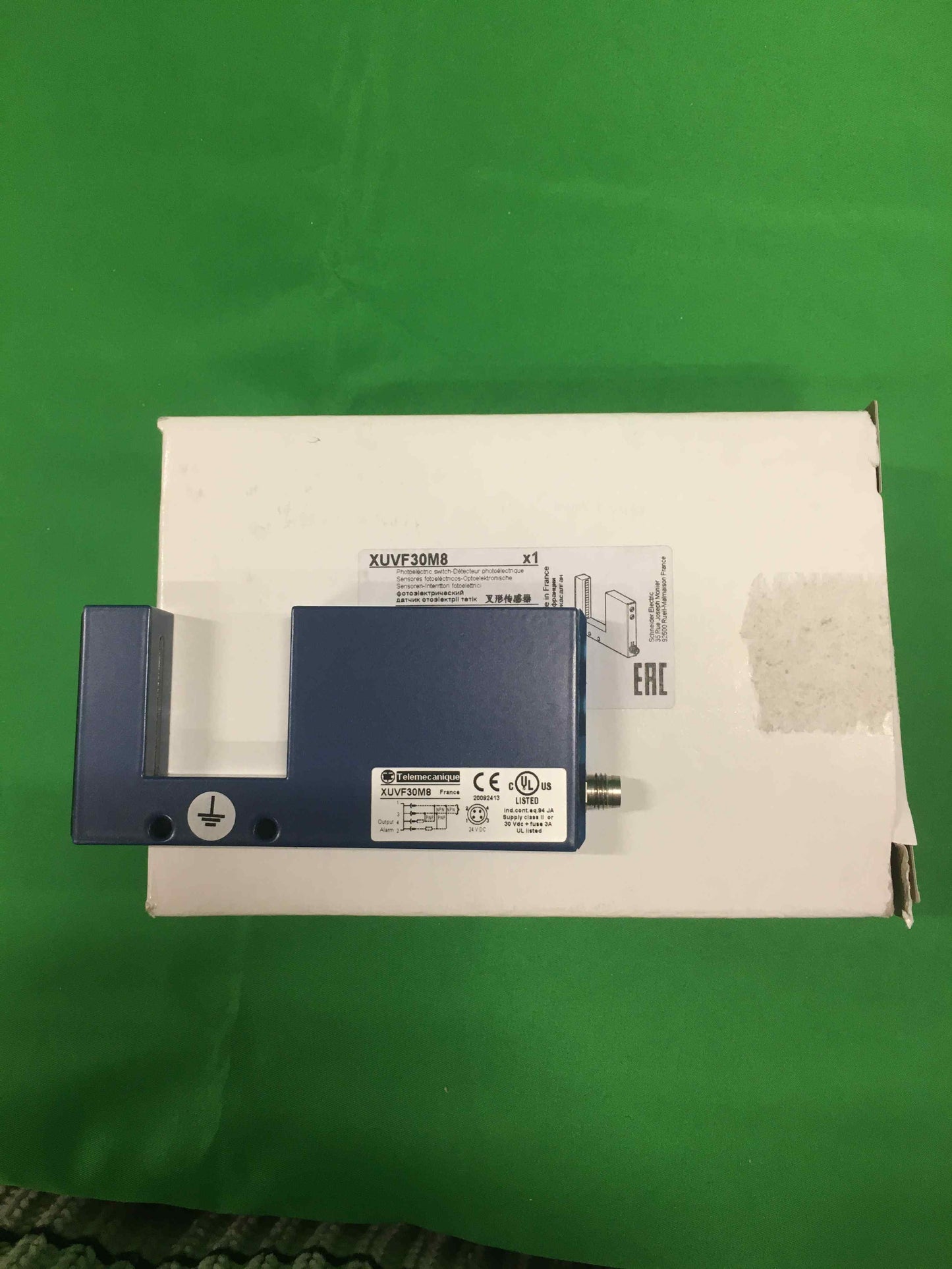 Telemecanique XUVF30M8