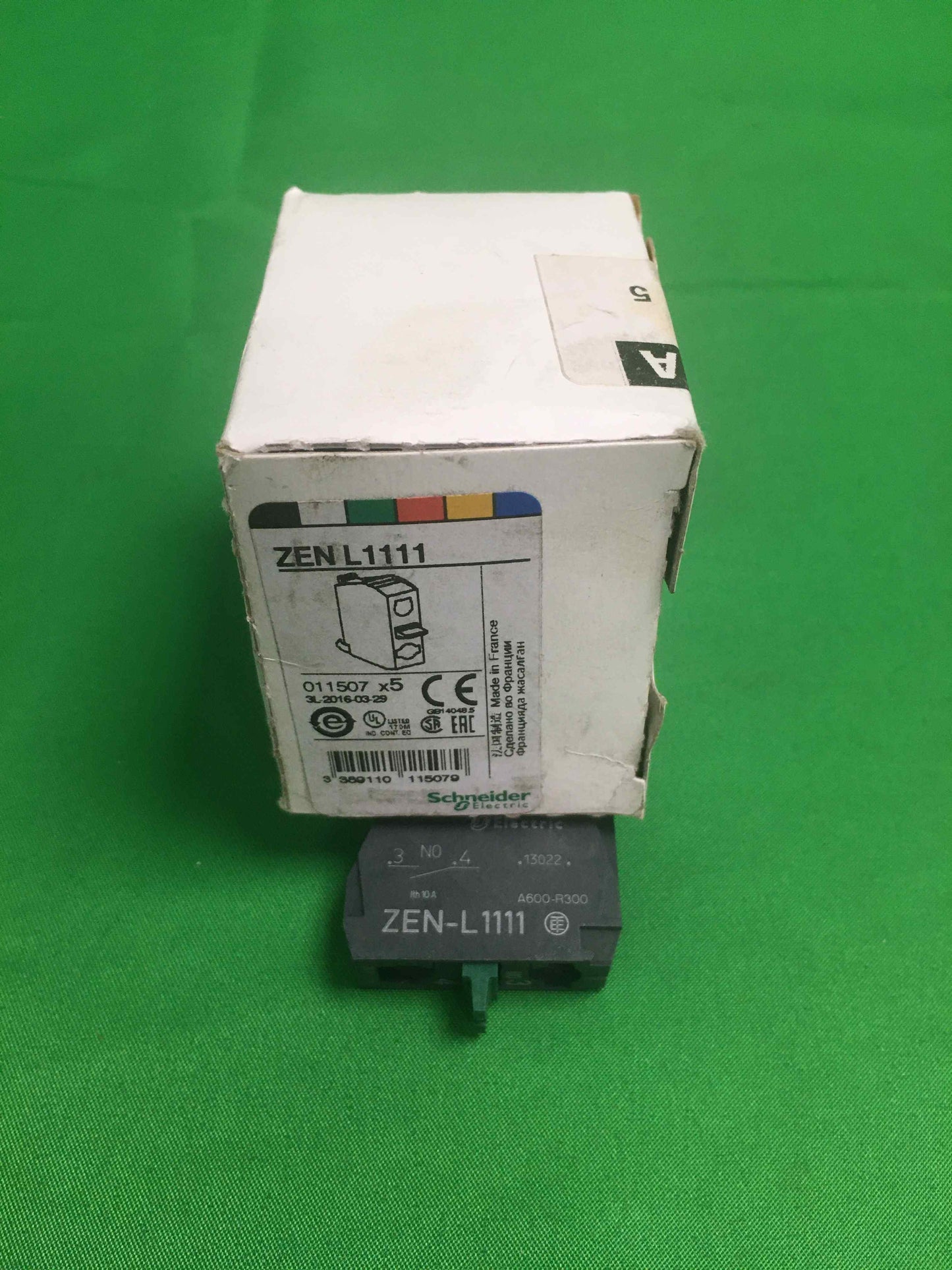 Schneider-Electric ZEN L1111 ZENL1111 5 UNITS