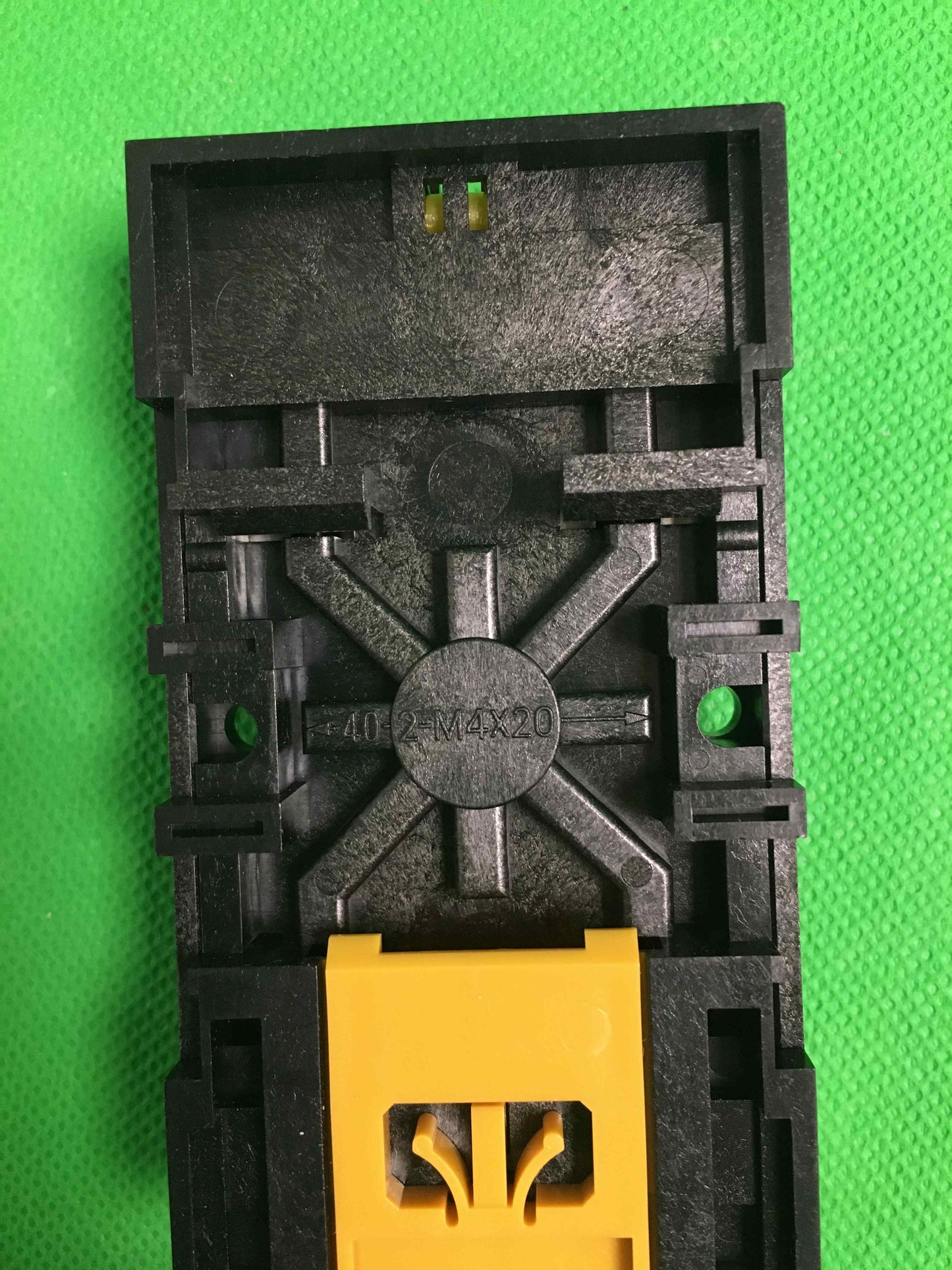 Omron-2-M4X20/2M4X20