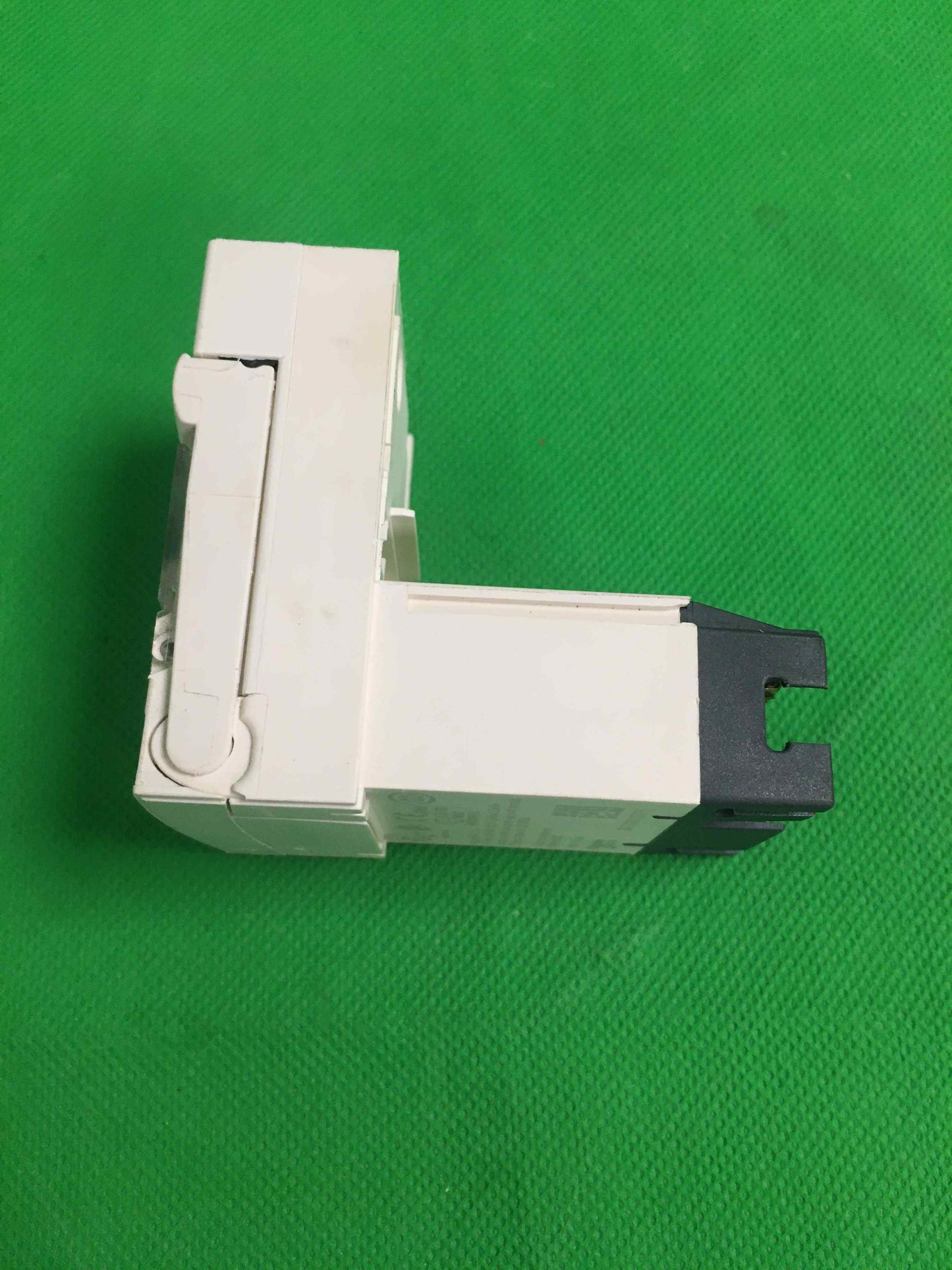 Schneider Electric-LUCA05BL USED/LUCA05BL