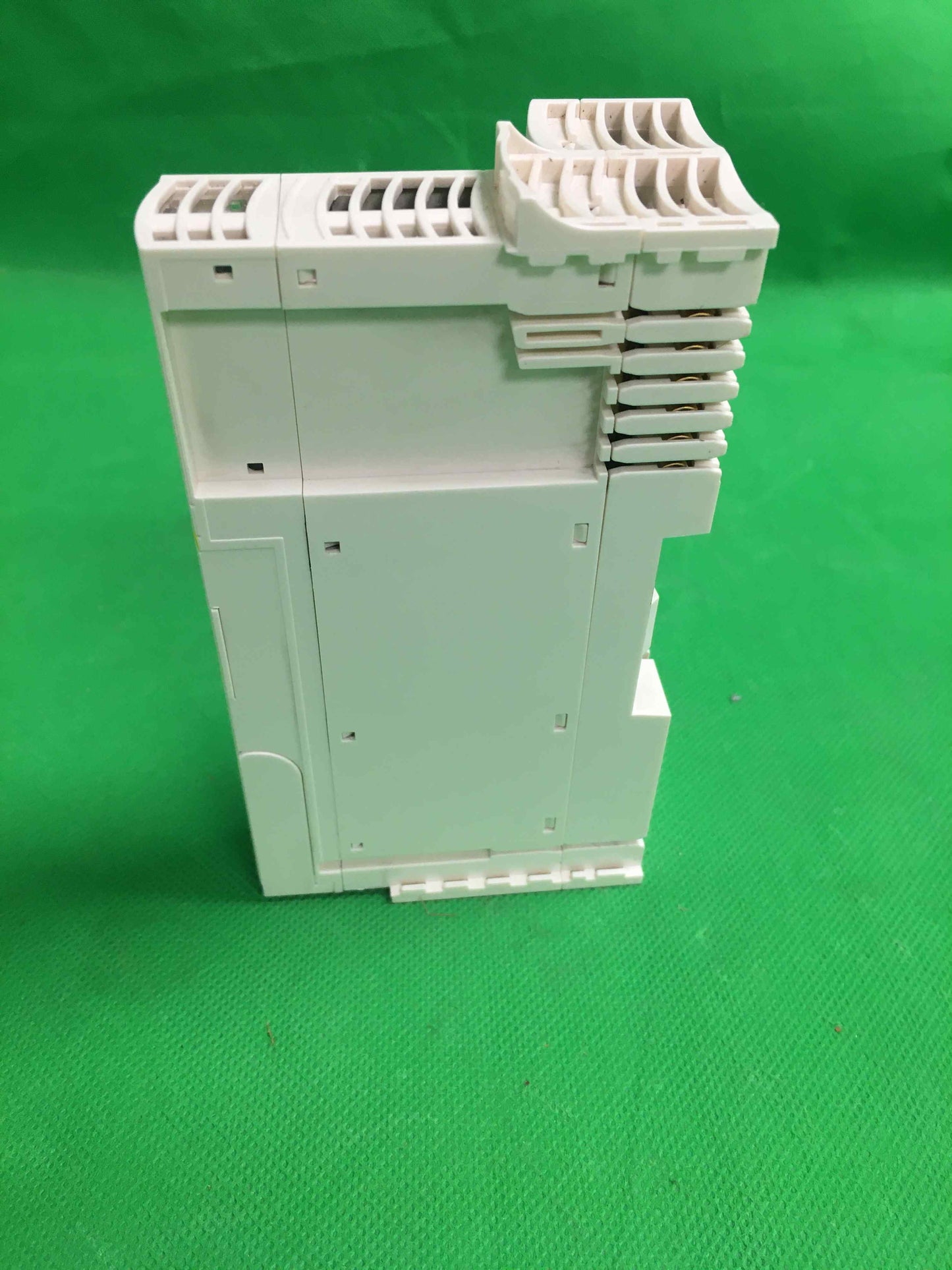 Schneider Electric-STBNFP2212/STBNFP2212