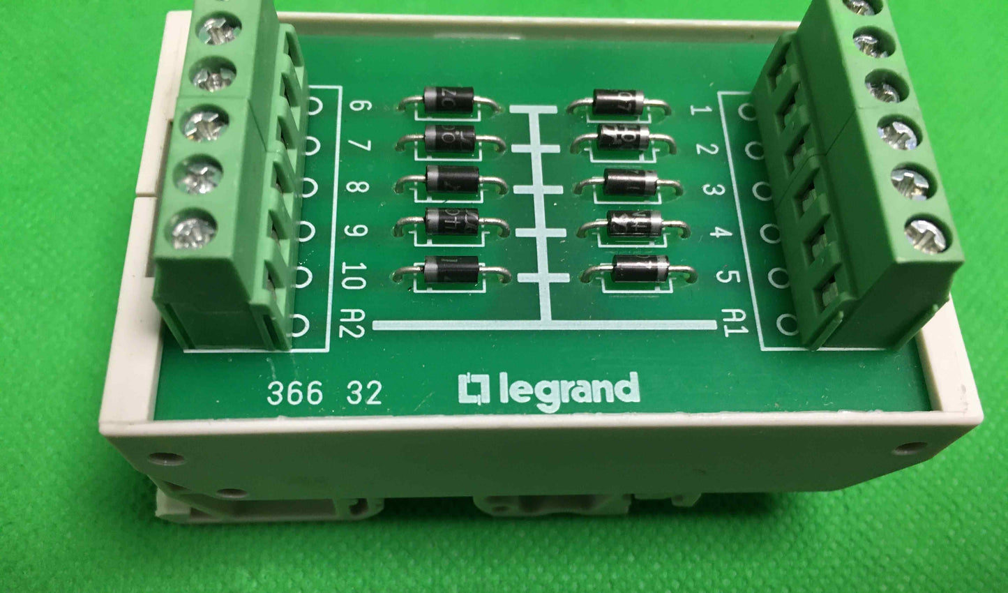 Legrand-366 32/36632