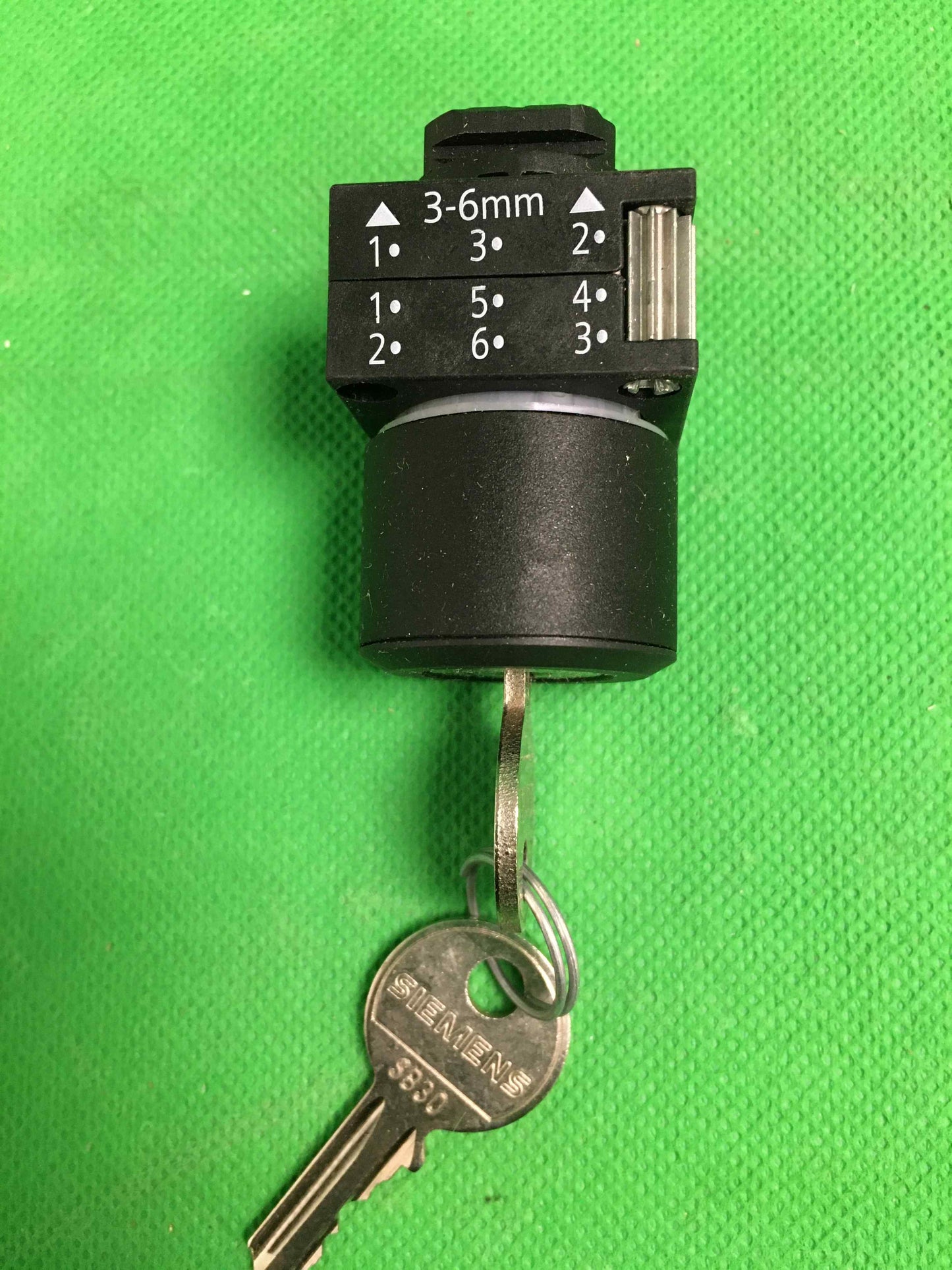 Siemens-3SB3 000-4BD01/3SB30004BD01