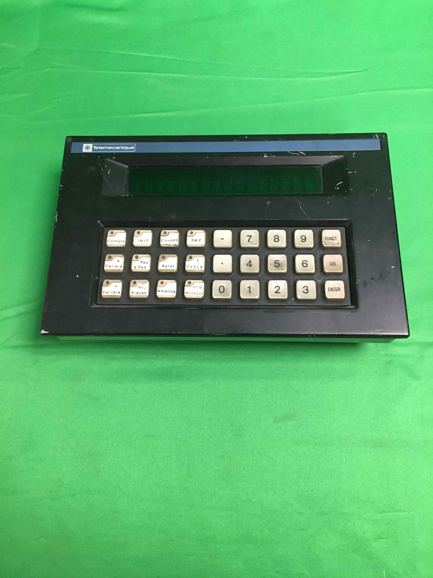 8086