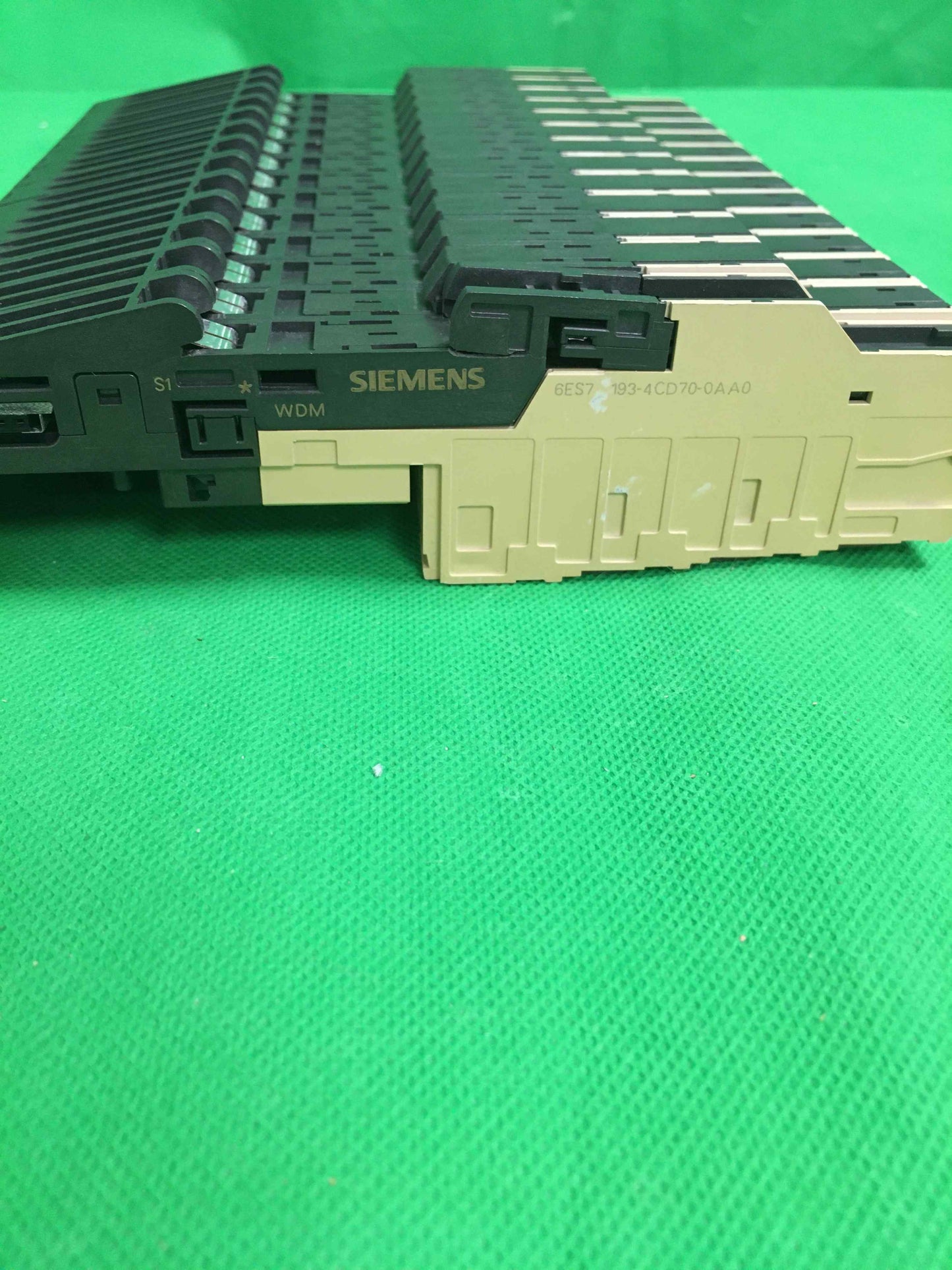 Siemens-6ES7 193-4CD70-0AA0 USED/6ES71934CD700AA0