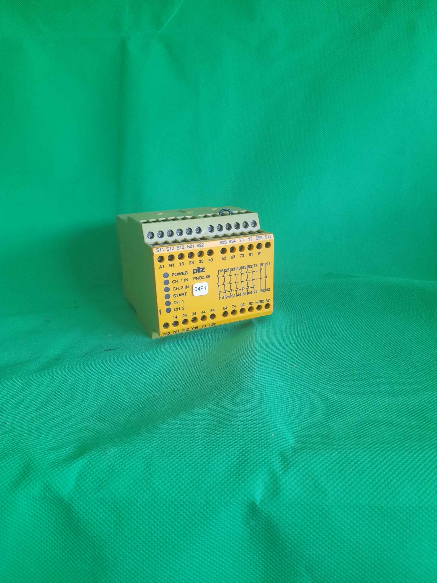 Pilz-PNOZ X9 24VAC 24VDC 7n o 2n c 2so/PNOZX924VAC24VDC7no2nc2so