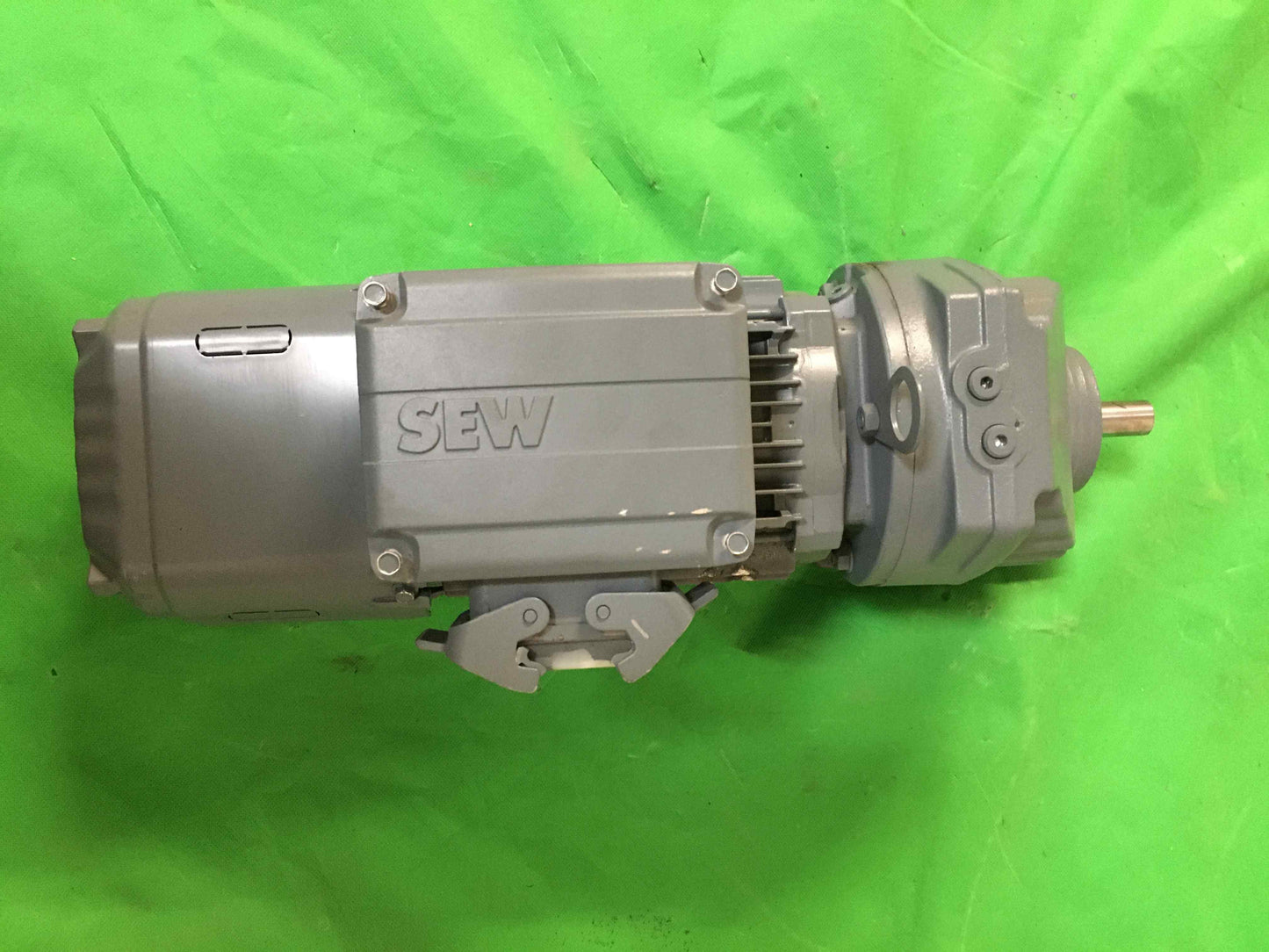 Sew EURODRIVE-RX57 RDN80M4 BE1 M1 ASB4 TH/RX57RDN80M4BE1M1ASB4TH