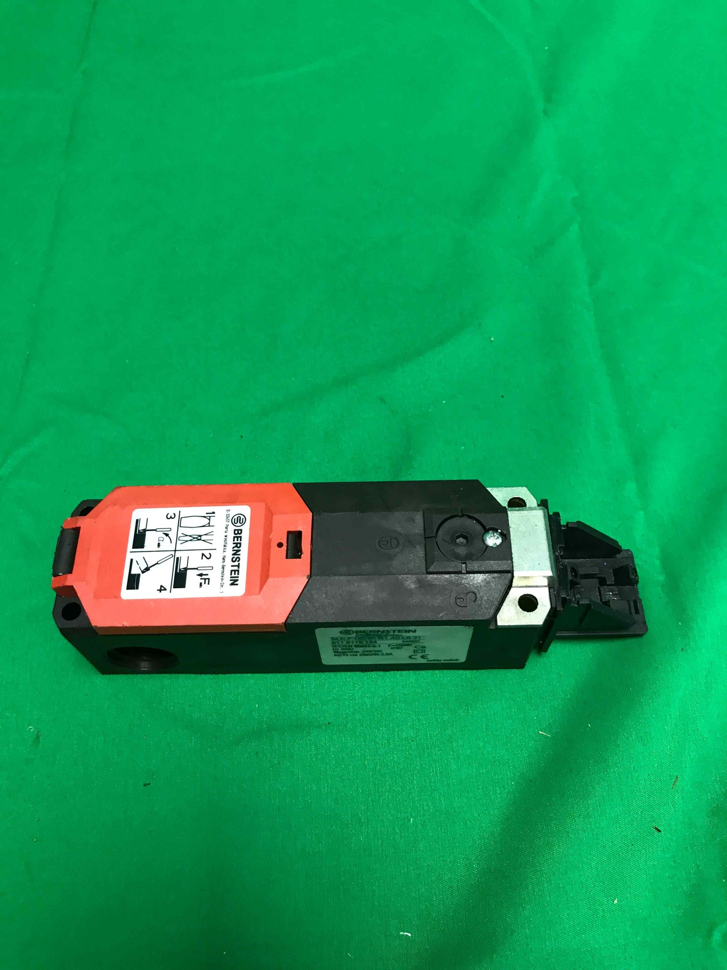 6846