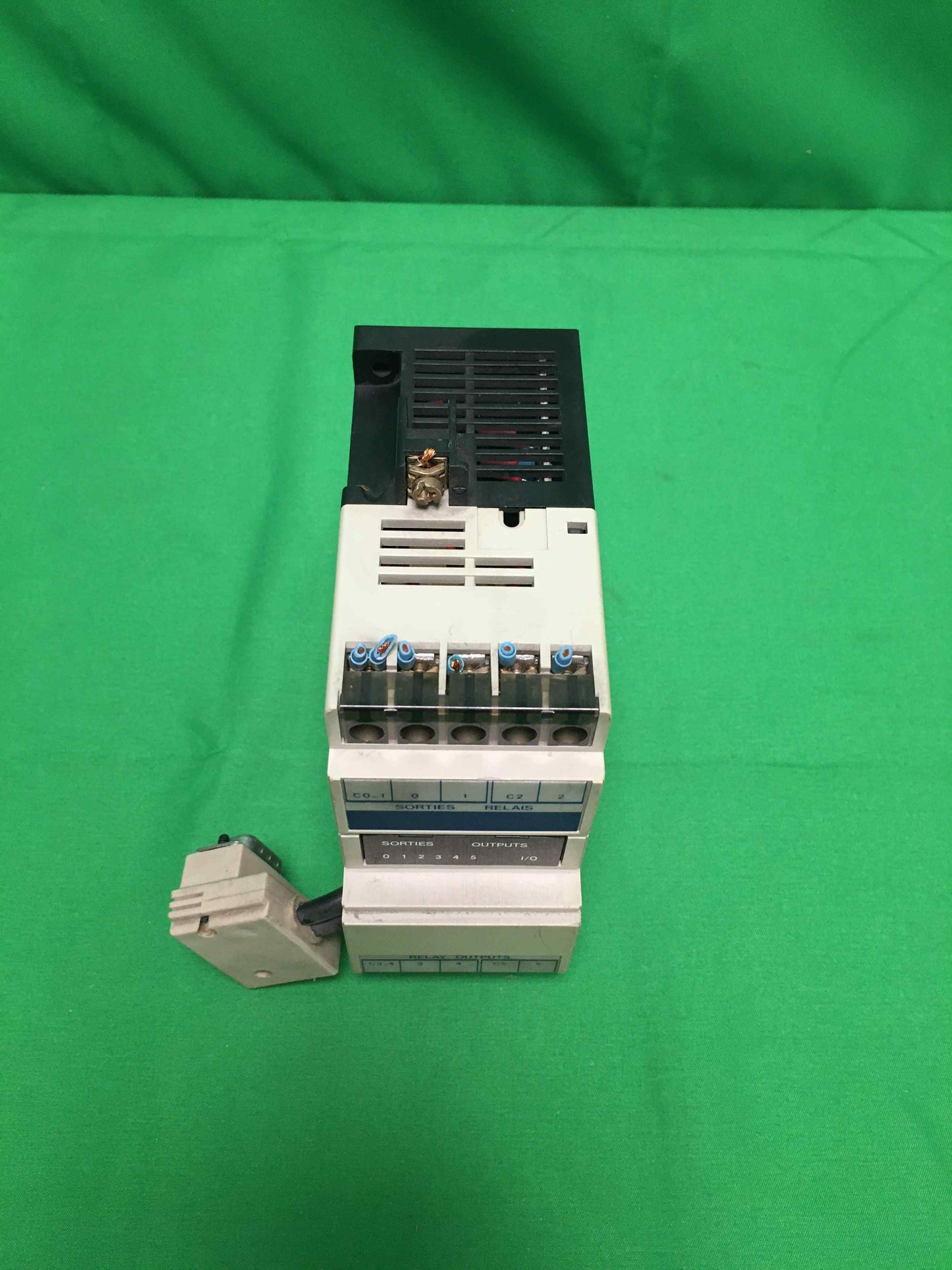 7996