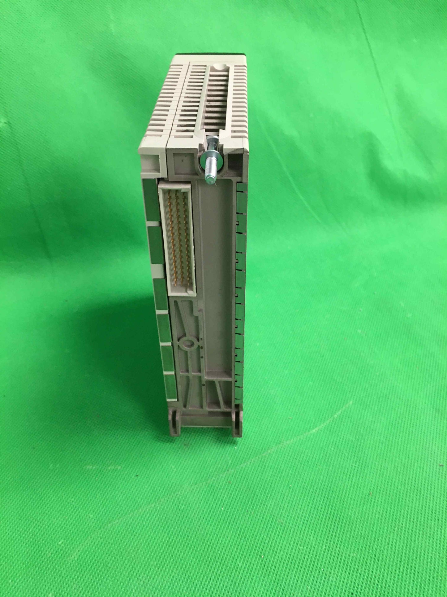 Schneider Electric-TSX P57102/TSXP57102