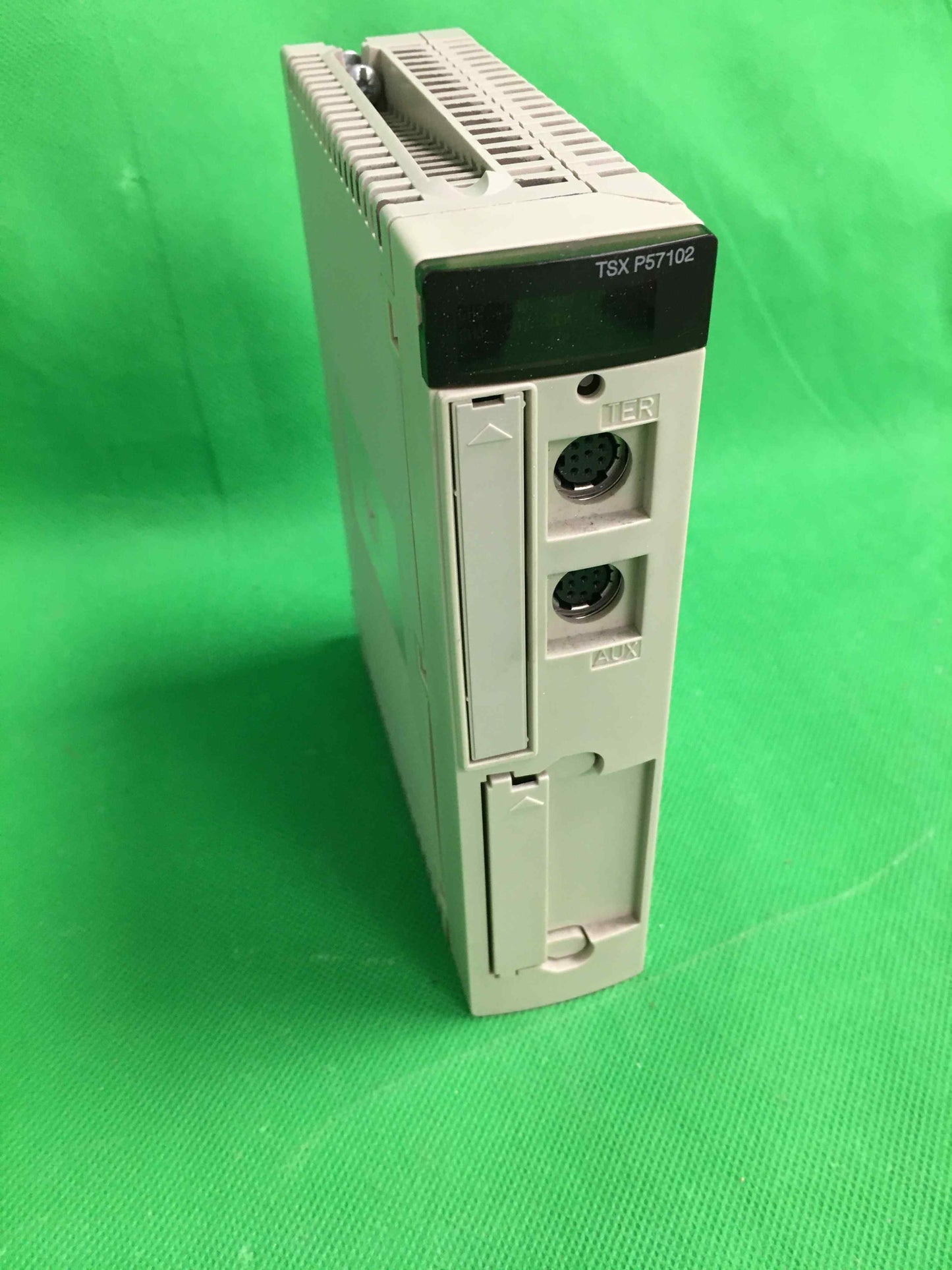 Schneider Electric-TSX P57102/TSXP57102