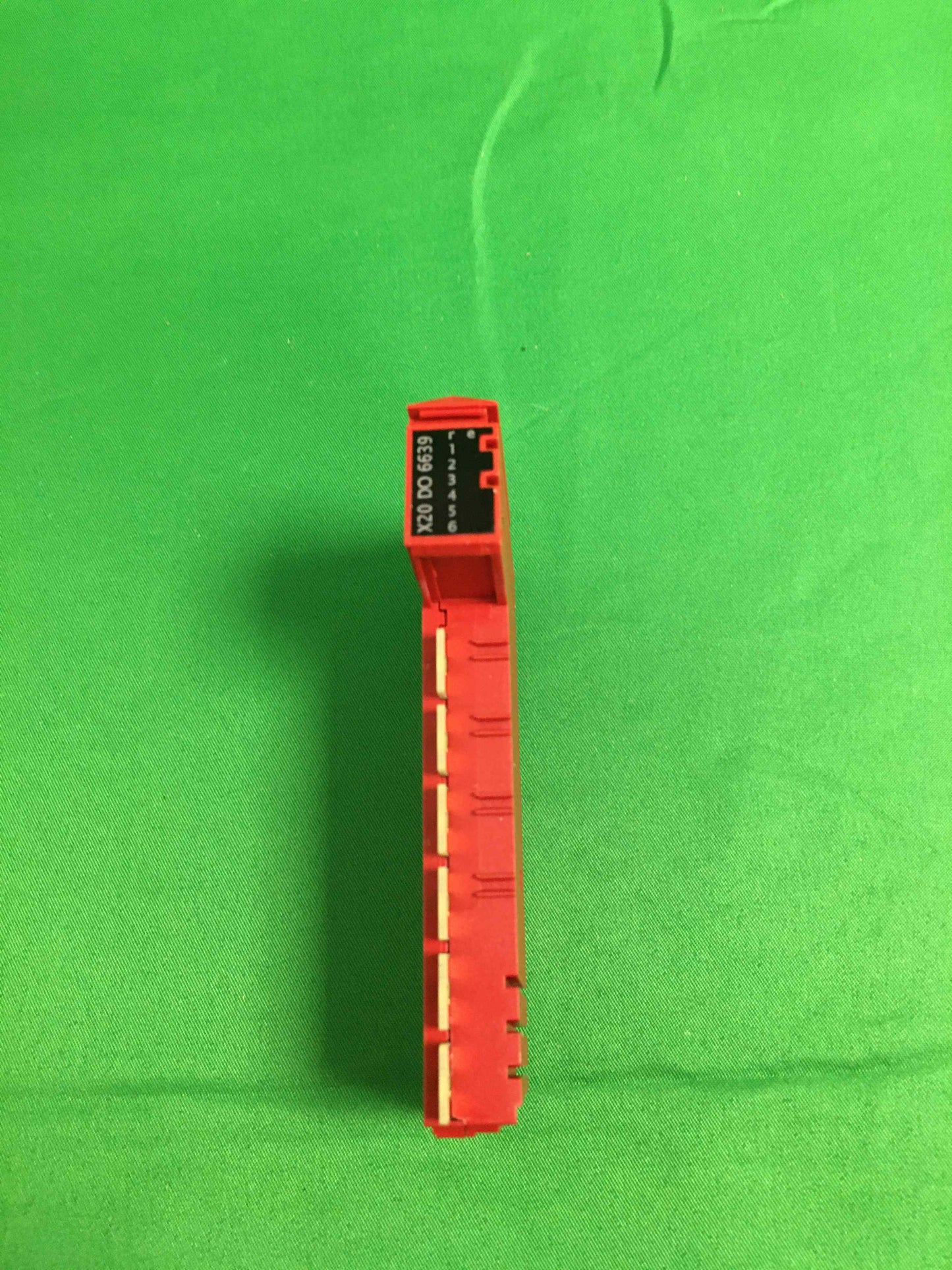 7899
