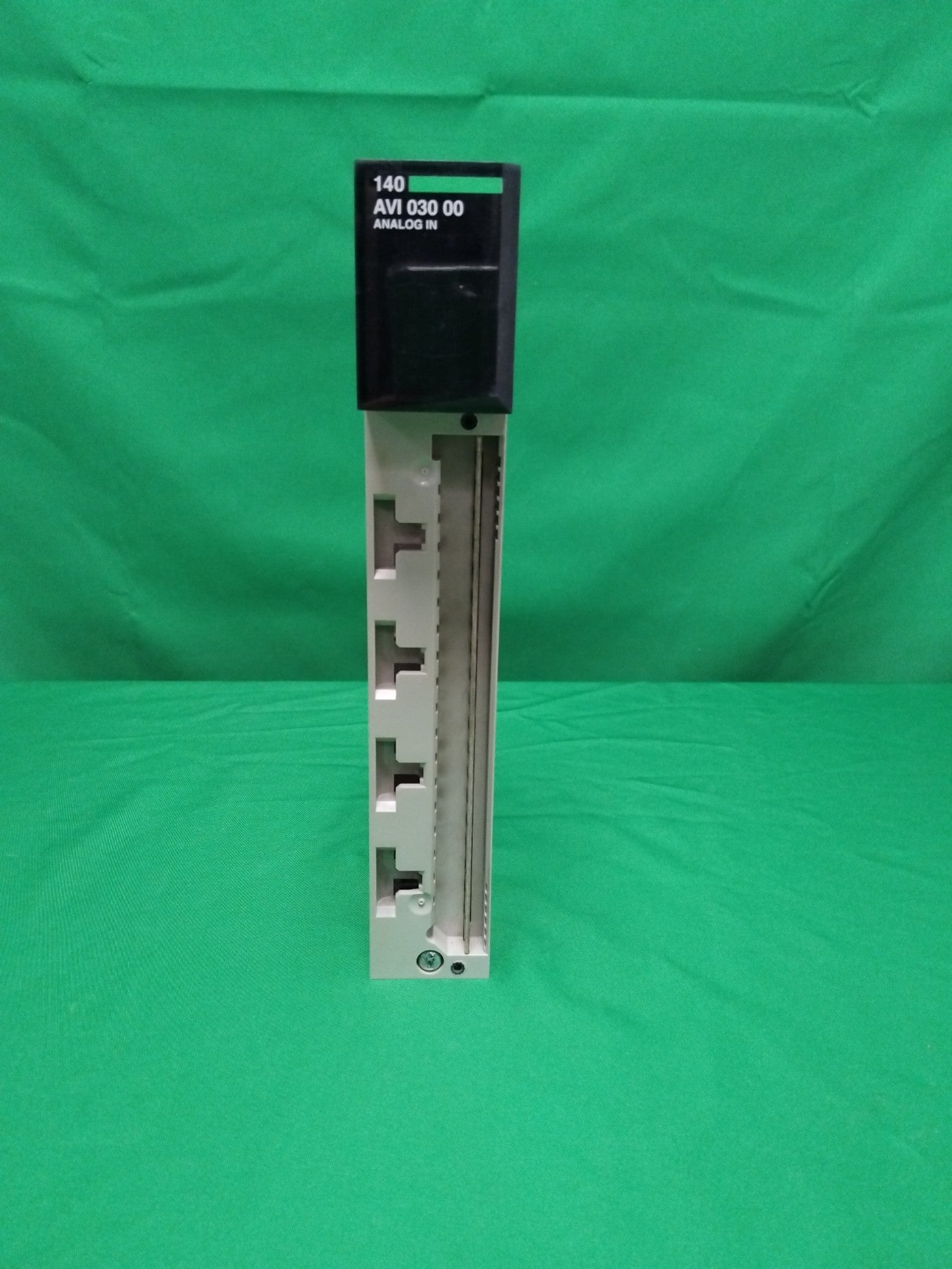 Schneider-Electric 140AVI03000 140AVI03000 Defective