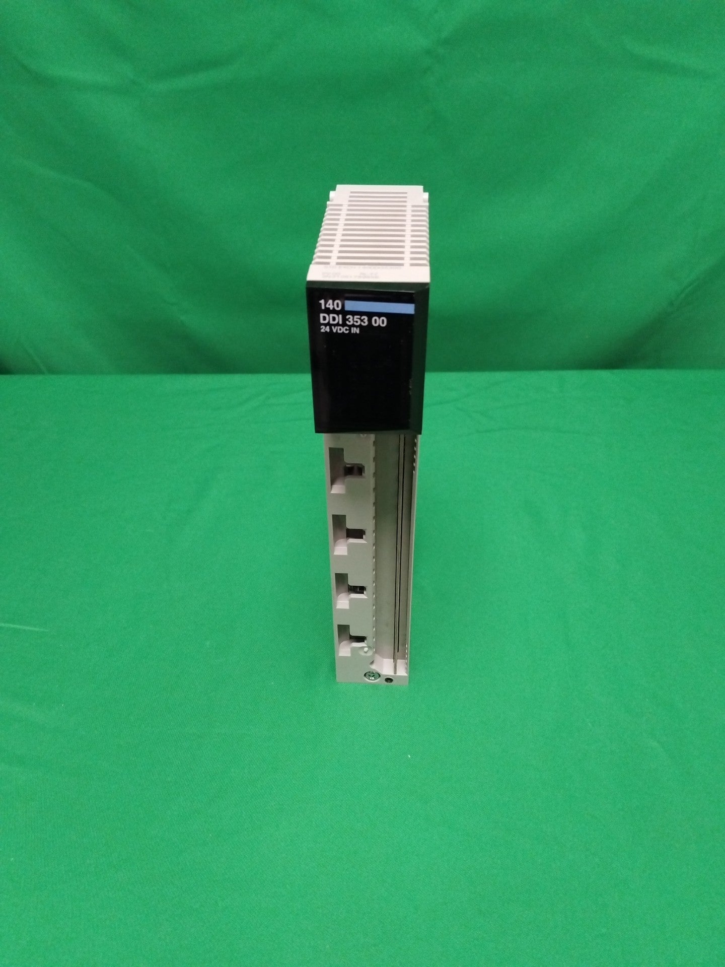 Schneider-Electric 140DDI35300R 140DDI35300R Defective