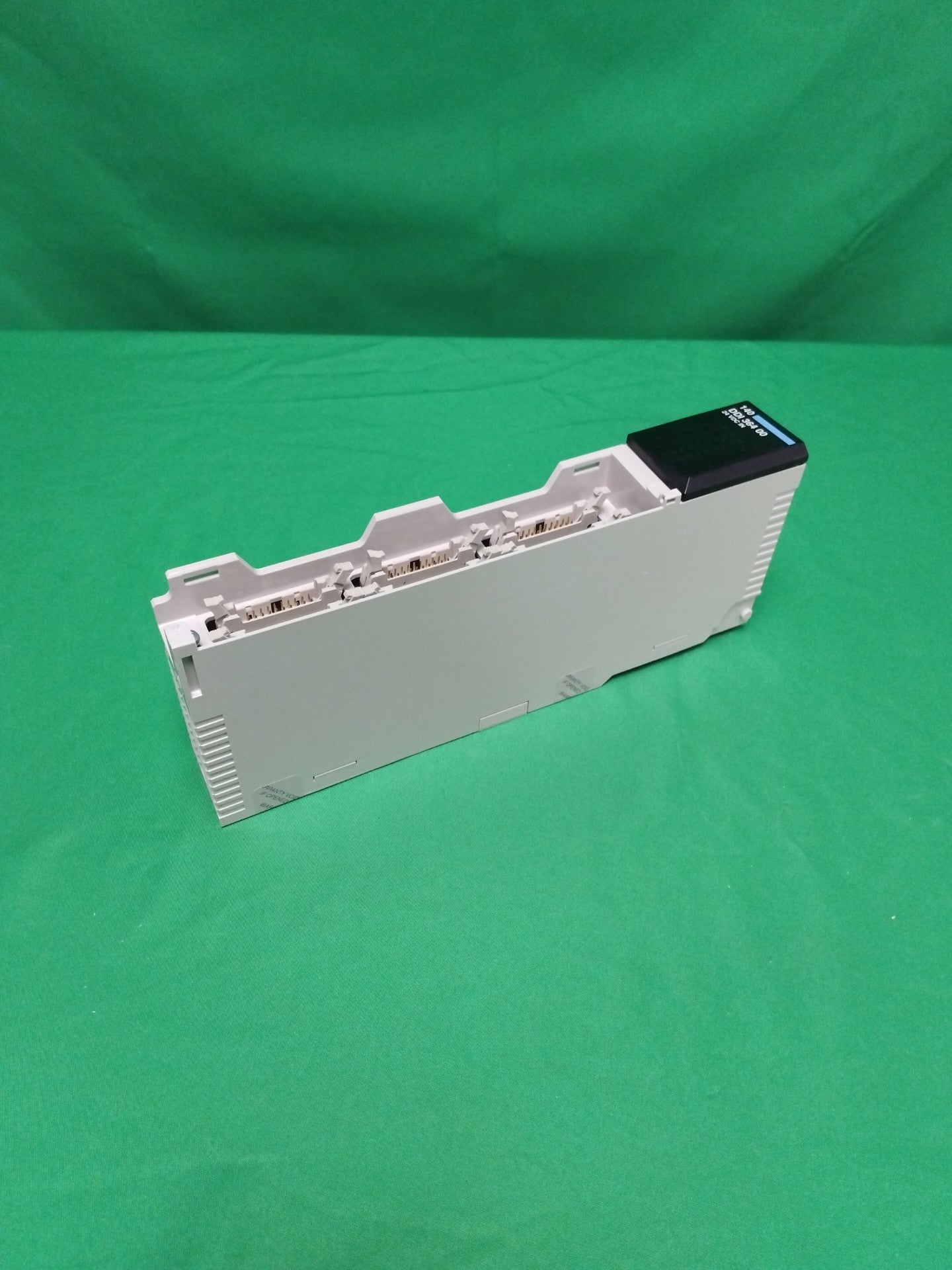 Schneider-Electric 140DDI36400 140DDI36400 Defective