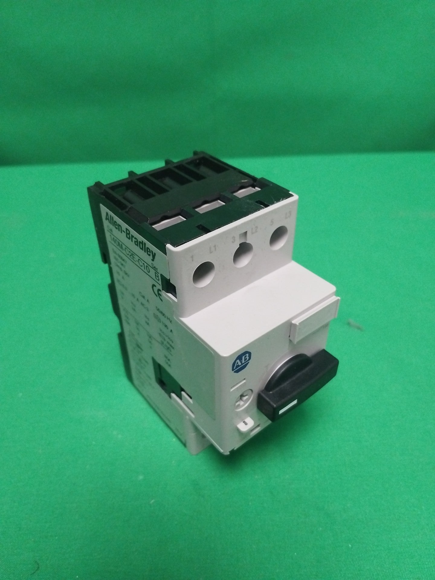 Allen Bradley 140M-C2E-C10 140MC2EC10 DISJONCTEUR