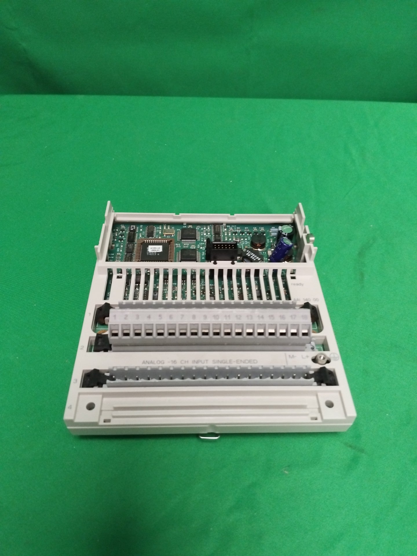 Schneider-Electric 170AAI14000 170AAI14000 MODICON MOMENTUM