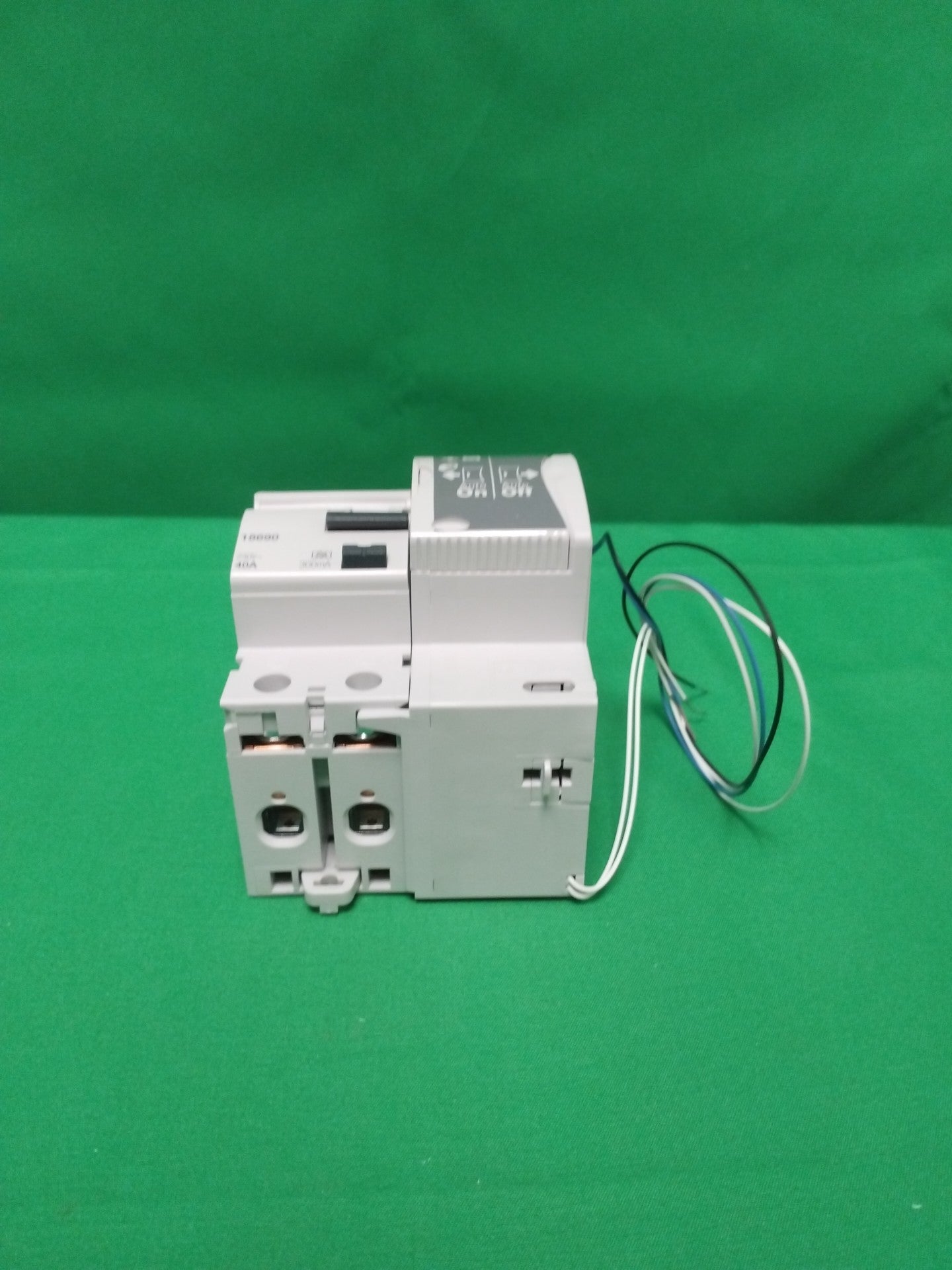 Schneider-Electric 18690 18690