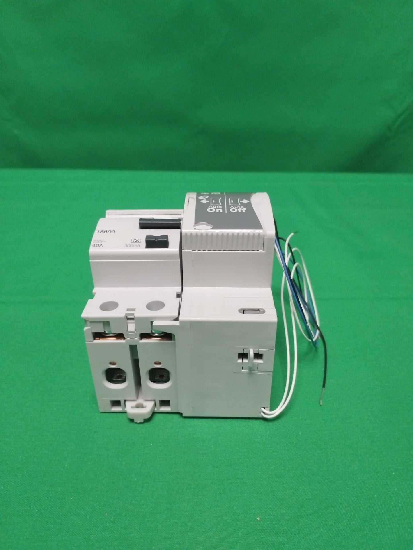 Schneider-Electric 18690 18690