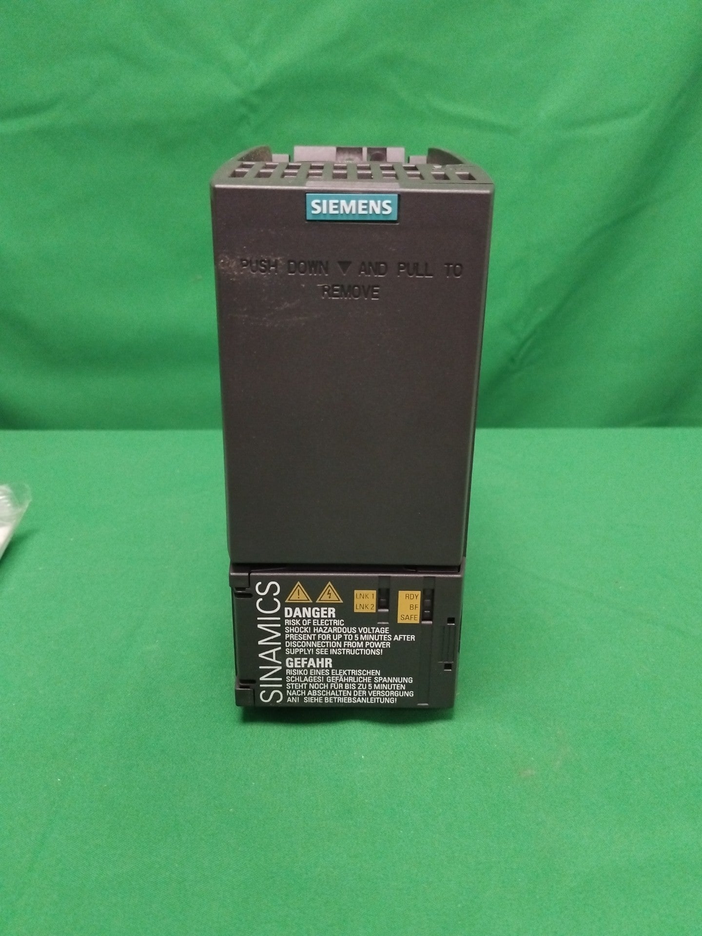 Siemens 6SL3210-1KE12-3UF2 6SL32101KE123UF2