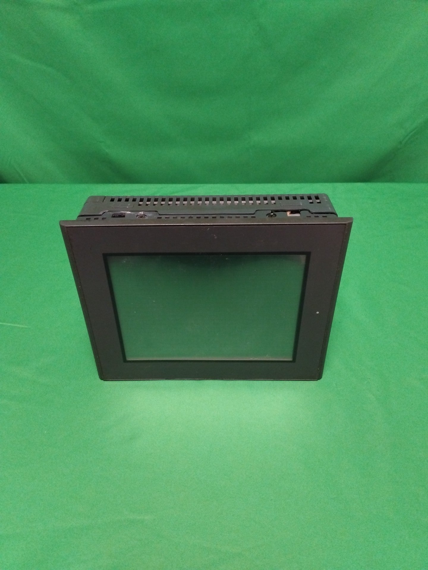 Proface 2880061-01 GP2400-TC41-24V 288006101GP2400TC4124V Defective