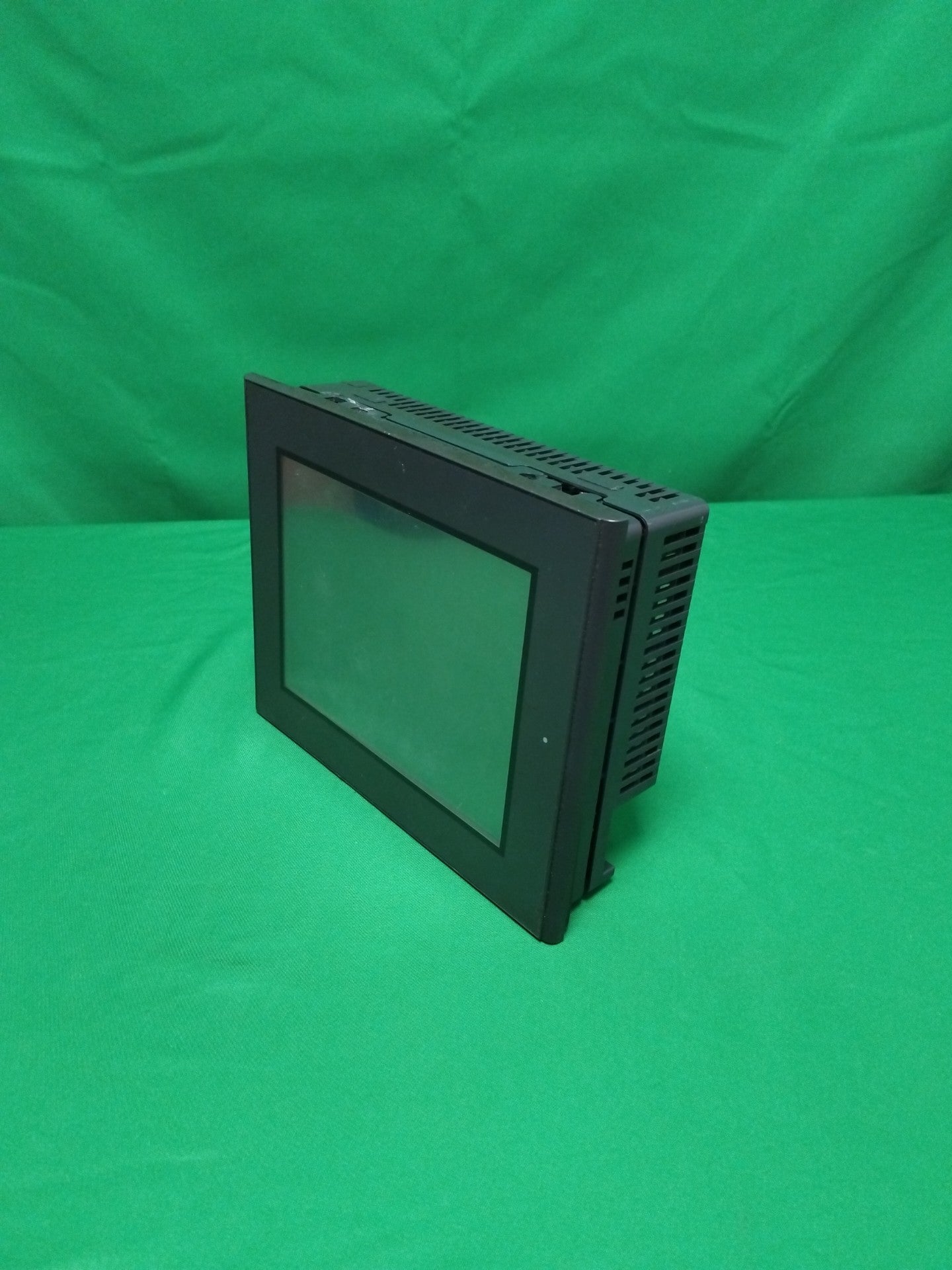 Proface 2880061-01 GP2400-TC41-24V 288006101GP2400TC4124V Defective