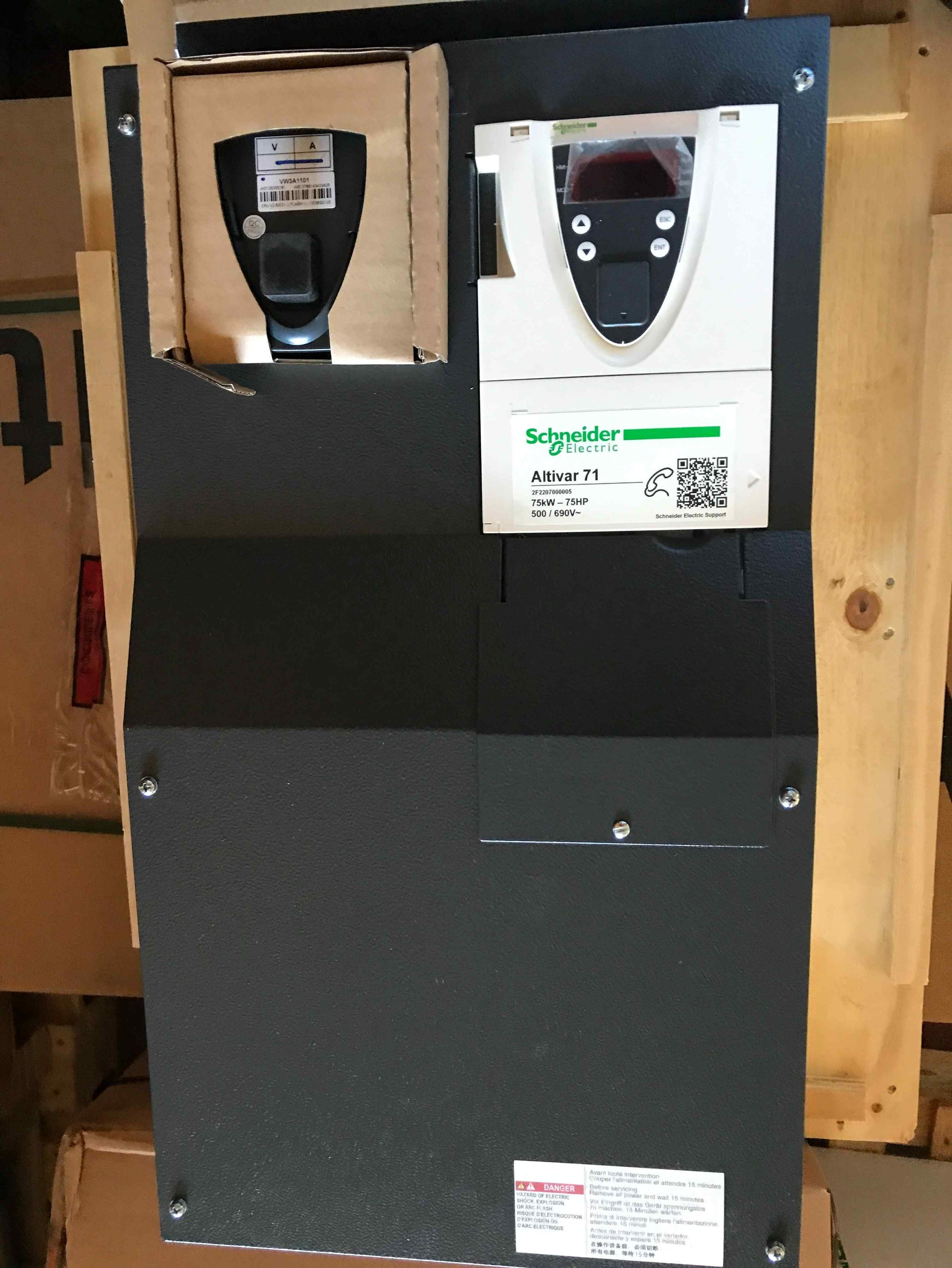 Schneider Electric-ATV71HD75Y/ATV71HD75Y