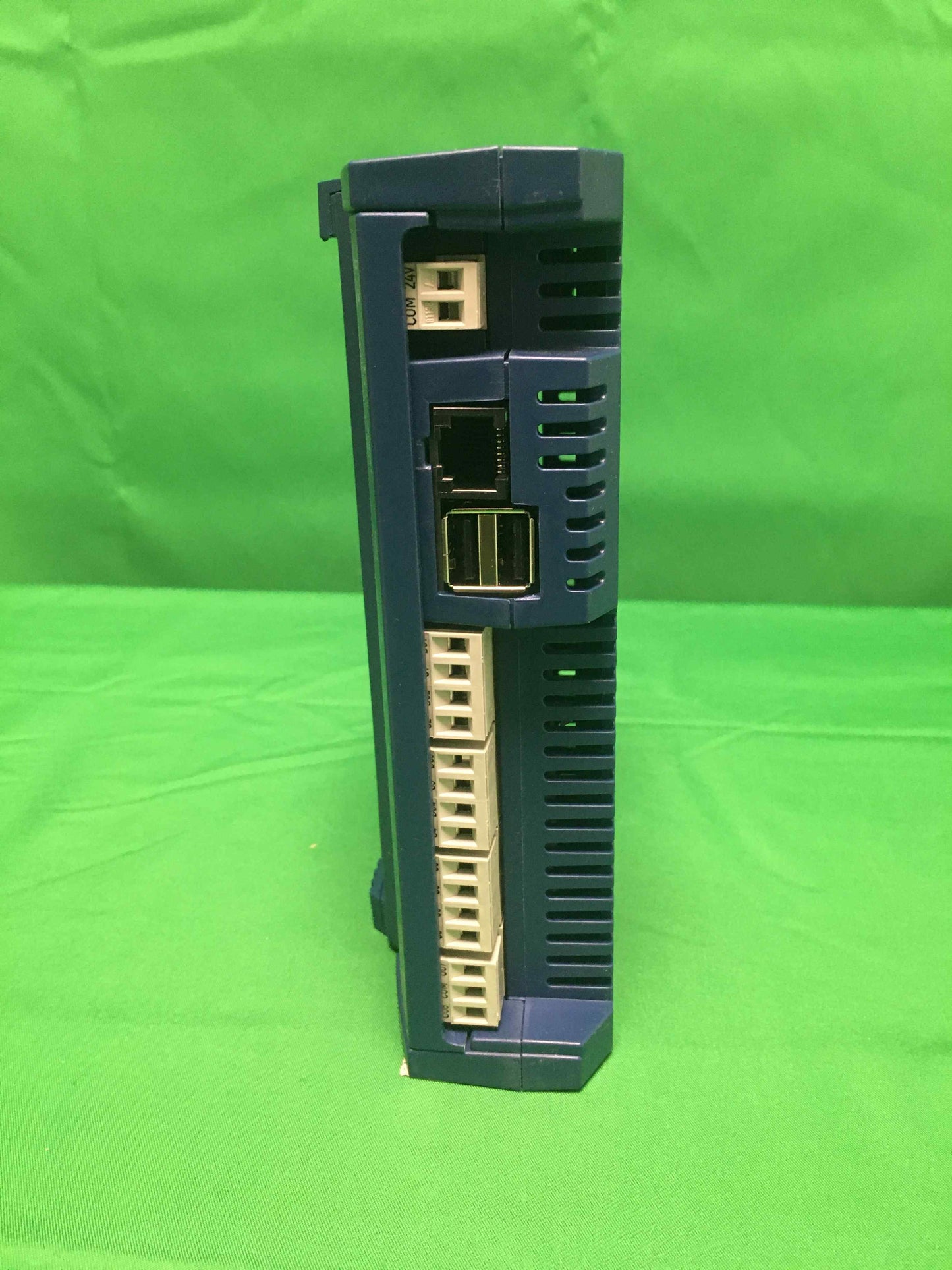 DISTECH CONTROLS ECY-303-01 ECY30301 OPEN BOX ECY-303-01 (SI)