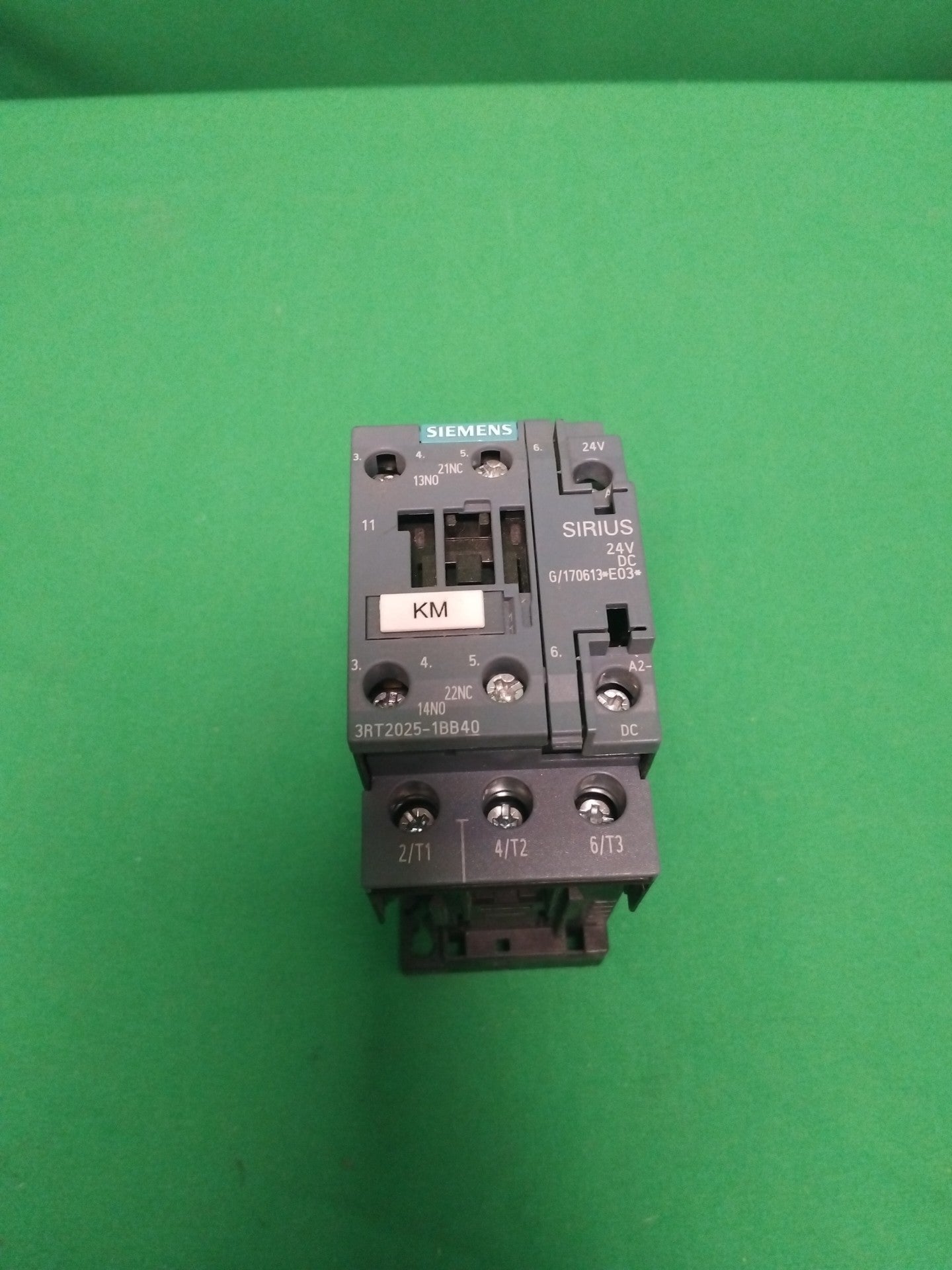 SIEMENS 3RT2025-1BB40 3RT20251BB40 WITHOUT ORIGINAL PACKAGING CONTACTEUR