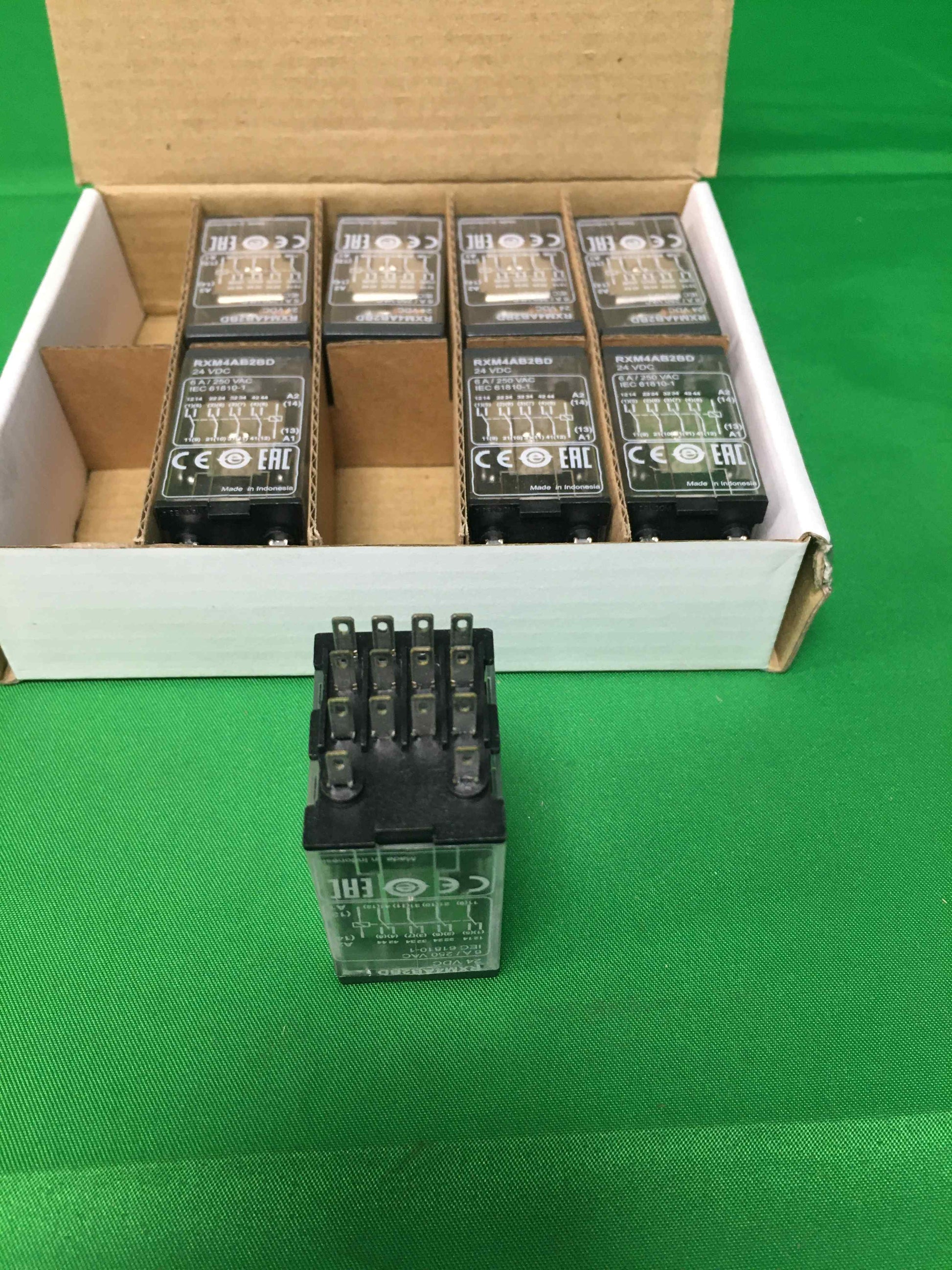 Schneider-Electric RXM4AB2BD RXM4AB2BD BOX OF 8 UNITS OPEN BOX