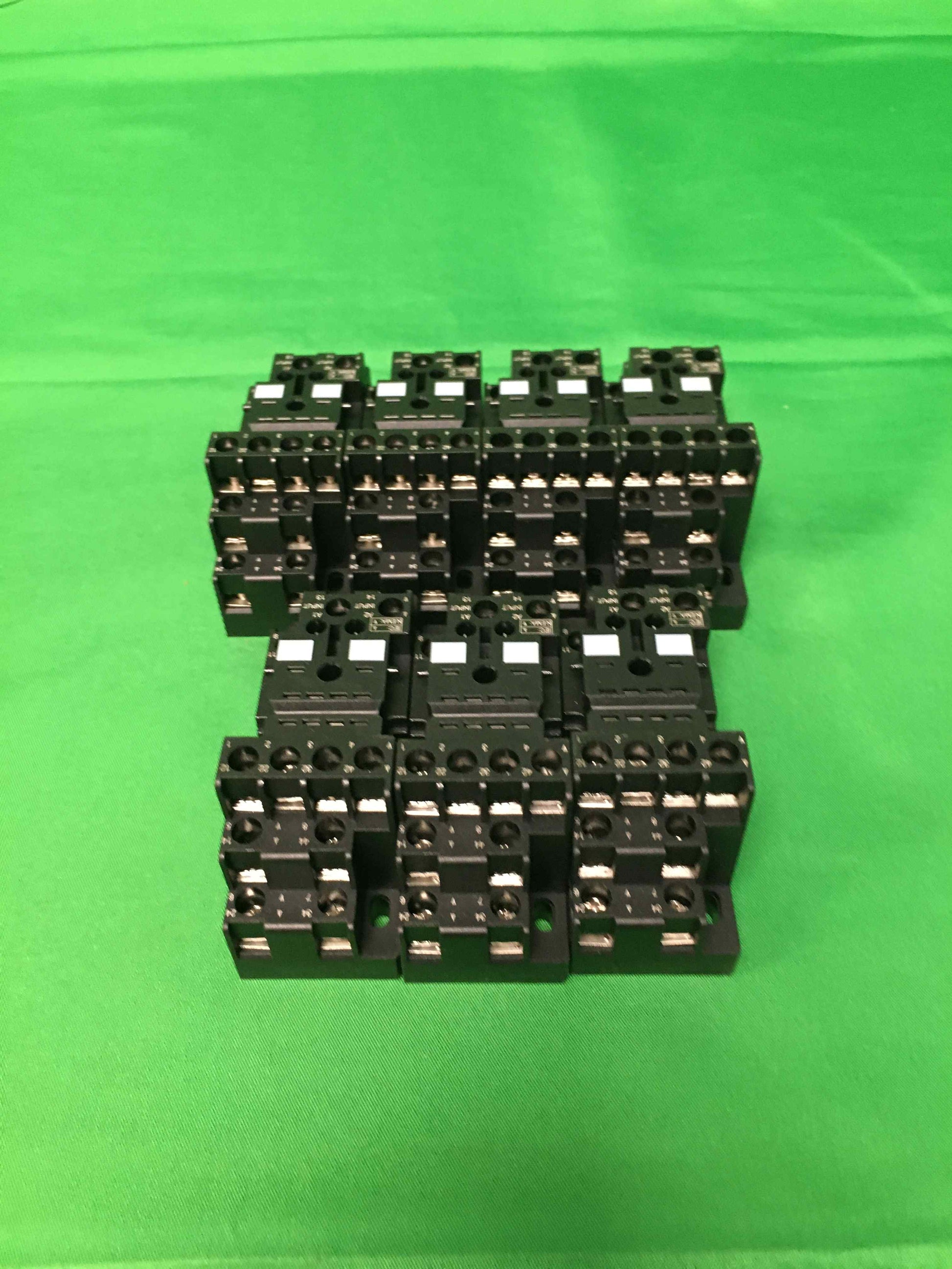 Schneider-Electric RXZE2M114 1 BOX OF 7 UNITS RXZE2M1141 BOX OF 7 UNITS