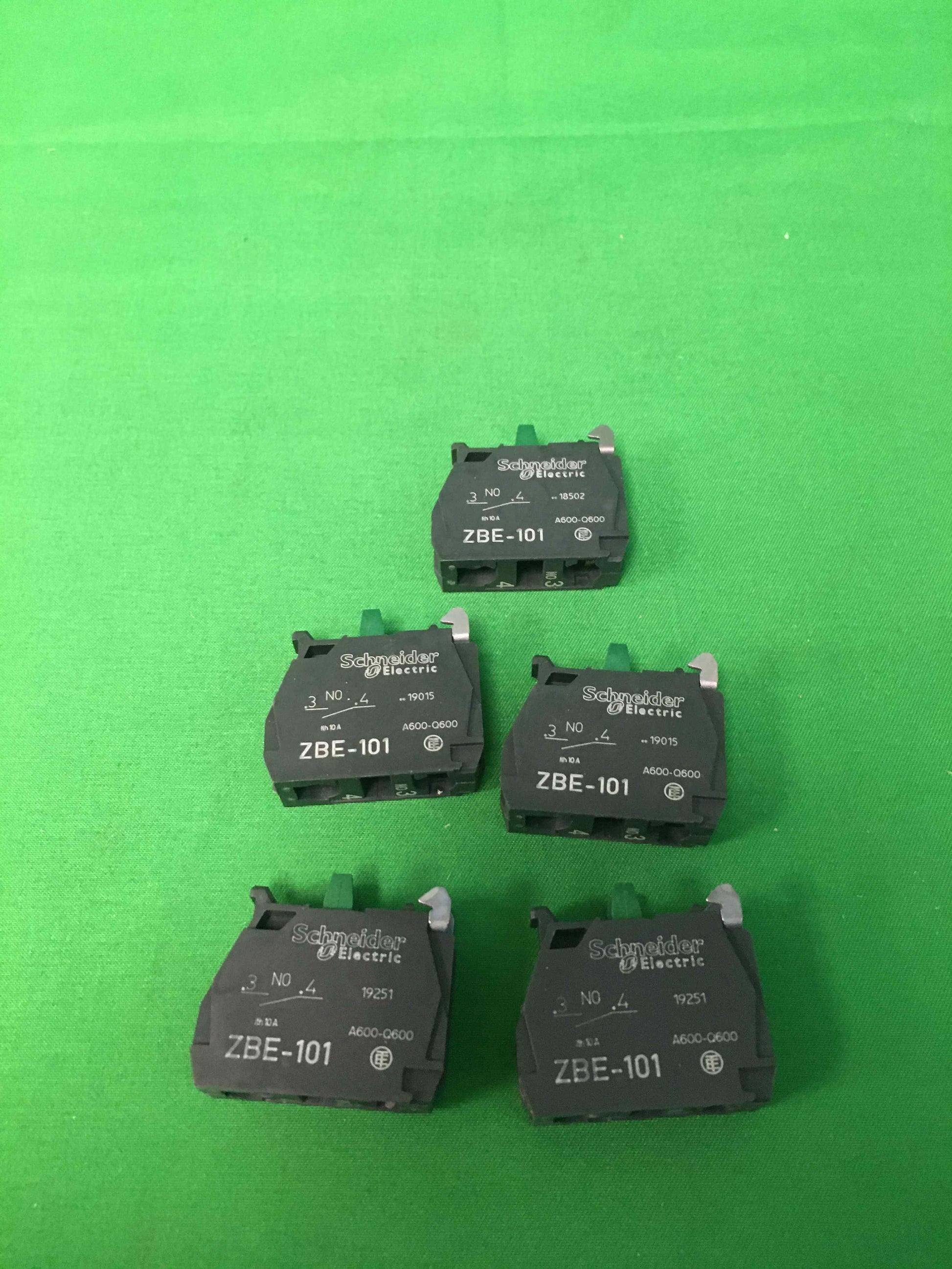 Schneider-Electric ZBE 101 ZBE101 5 UNITS