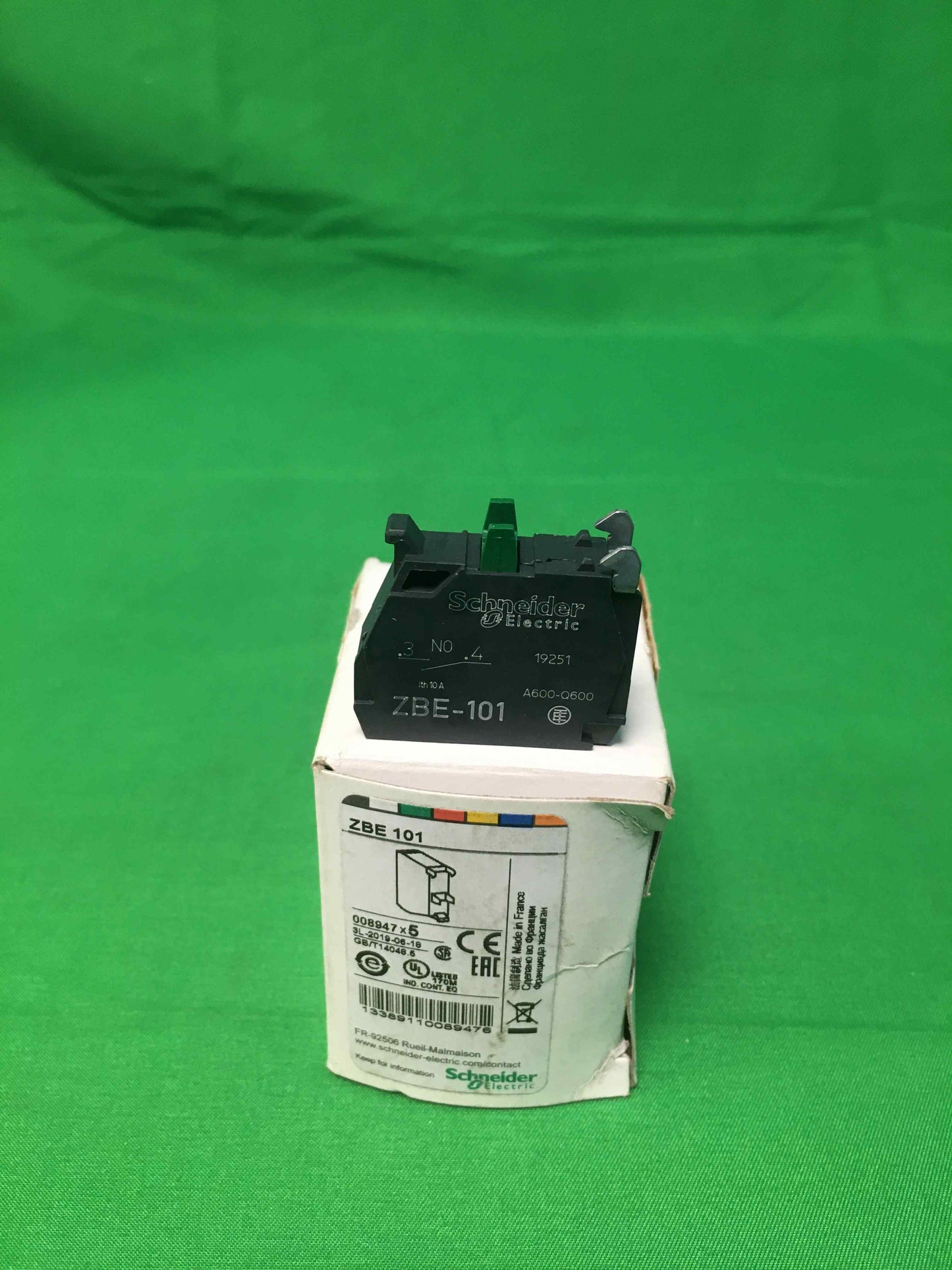 Schneider-Electric ZBE 101 ZBE101 5 UNITS