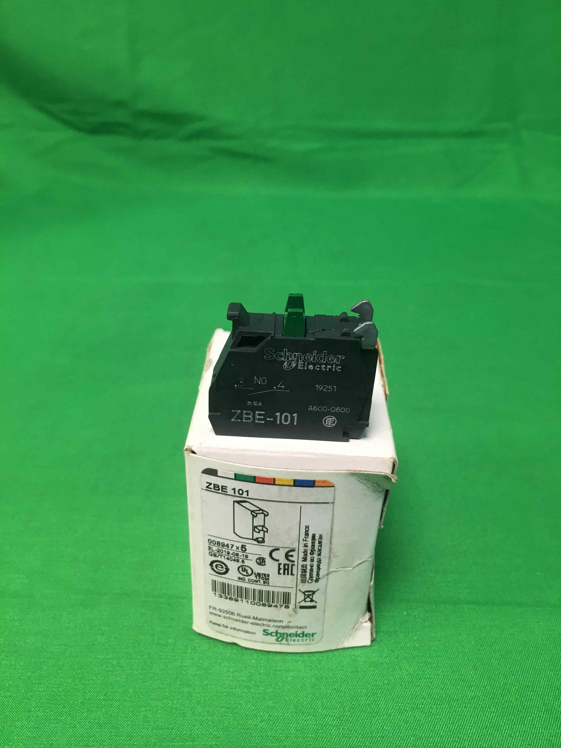 Schneider-Electric ZBE 101 ZBE101 5 UNITS