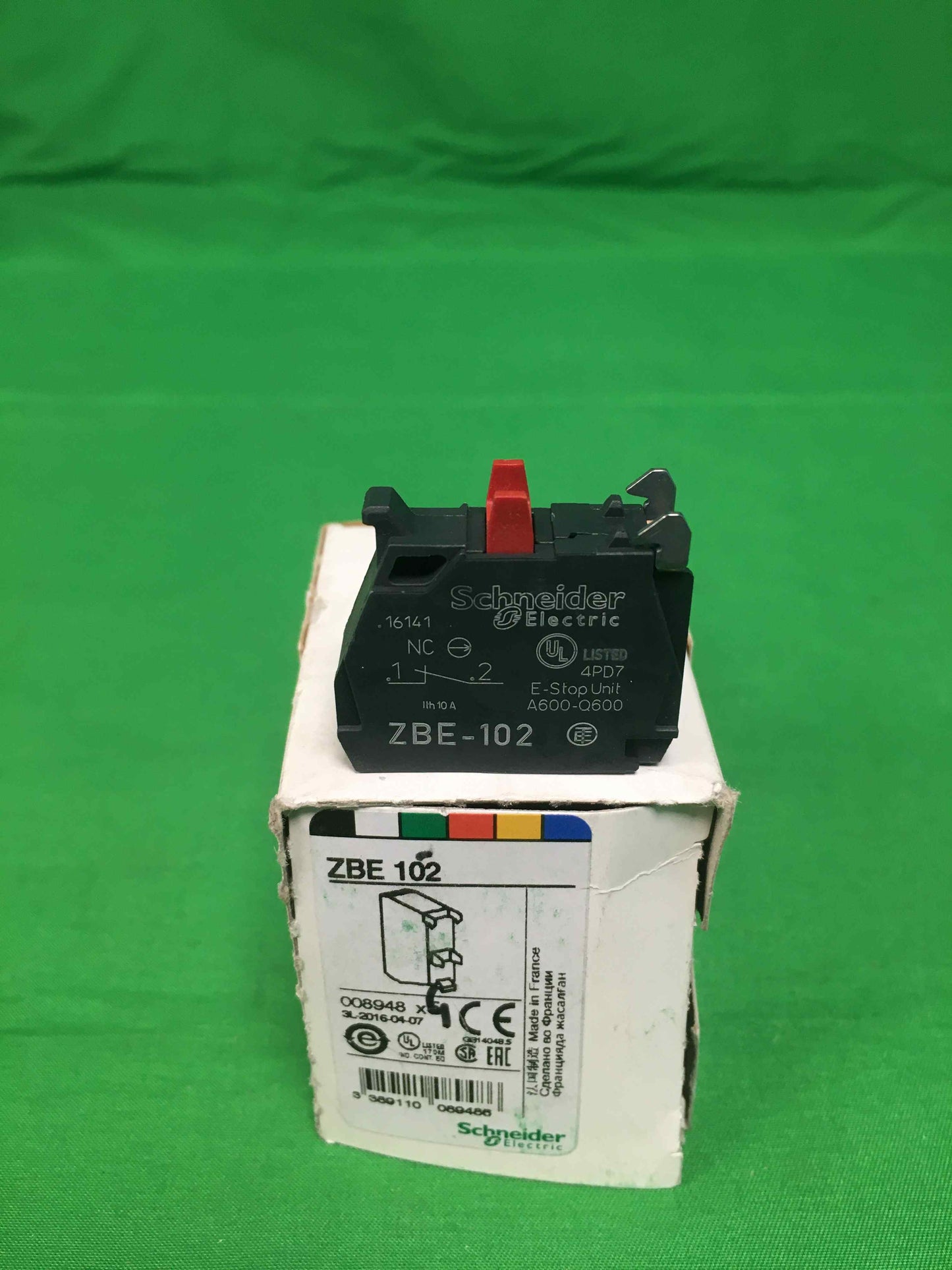 Schneider-Electric ZBE 102 OPEN BOX ZBE102 4 UNITS