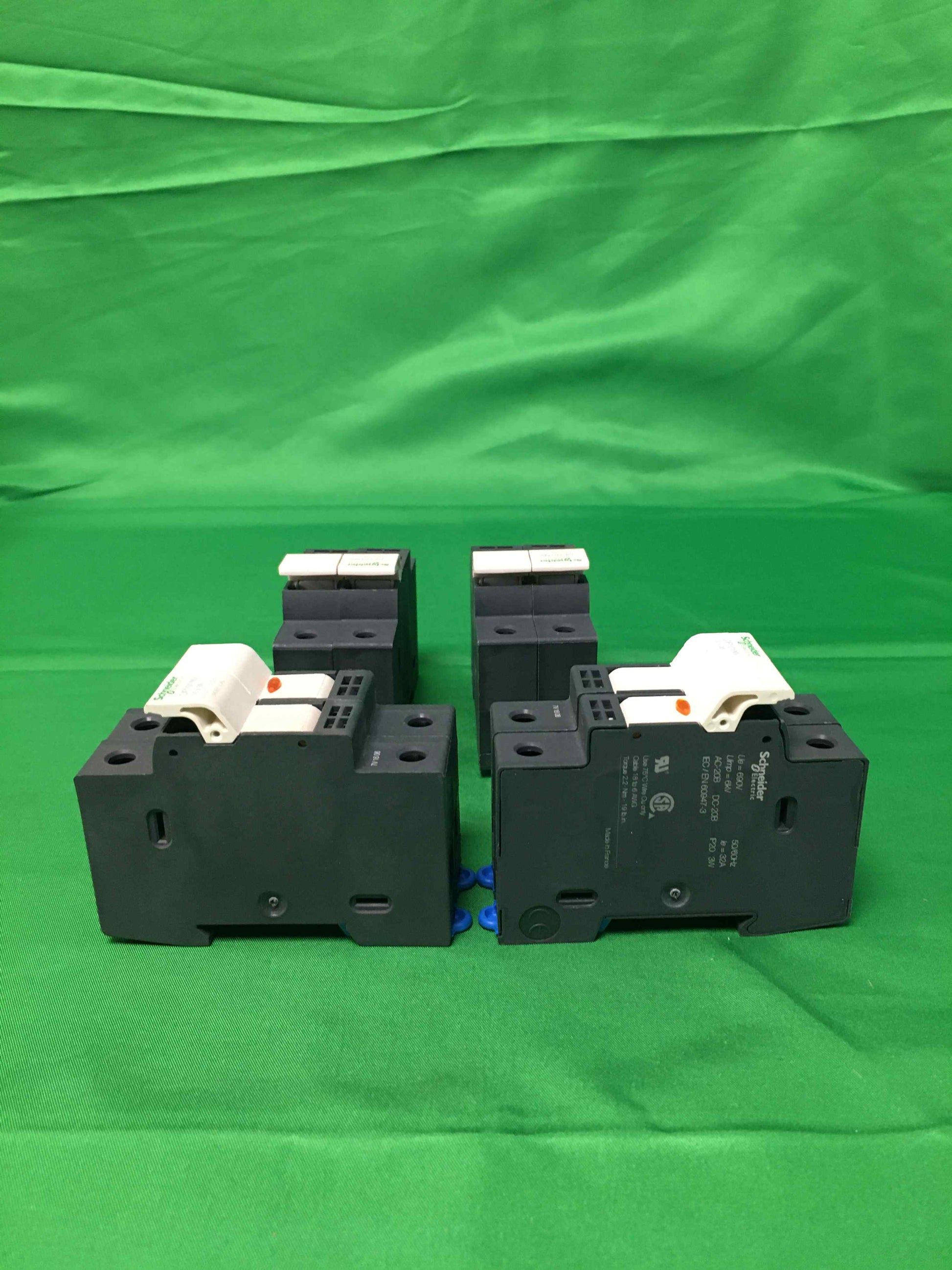 Schneider-Electric DF101NV DF101NV BOX OF 4 UNITS OPEN BOX