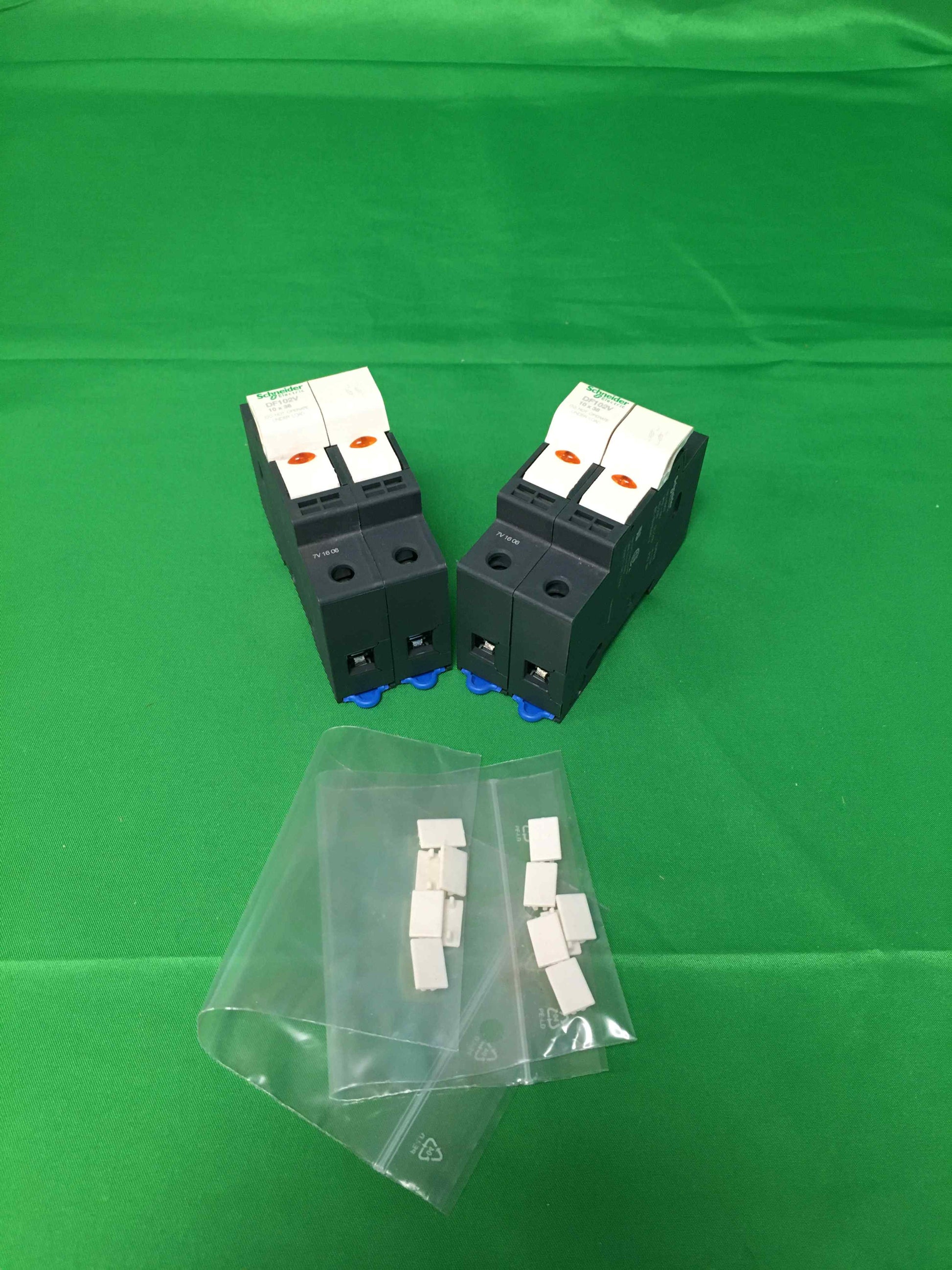 Schneider-Electric DF102V DF102V BOX OF 2 UNITS OPEN BOX