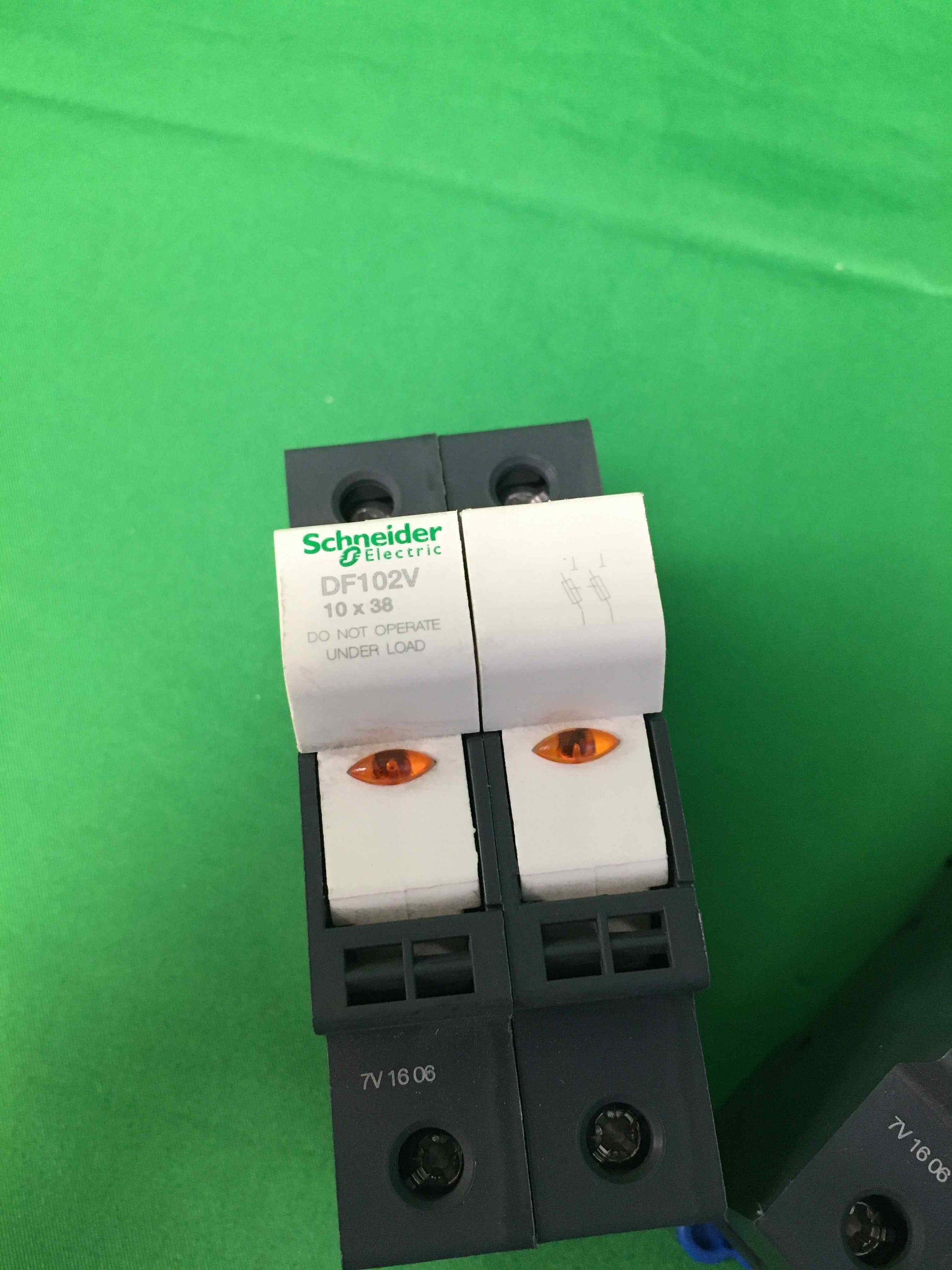 Schneider-Electric DF102V DF102V BOX OF 2 UNITS OPEN BOX