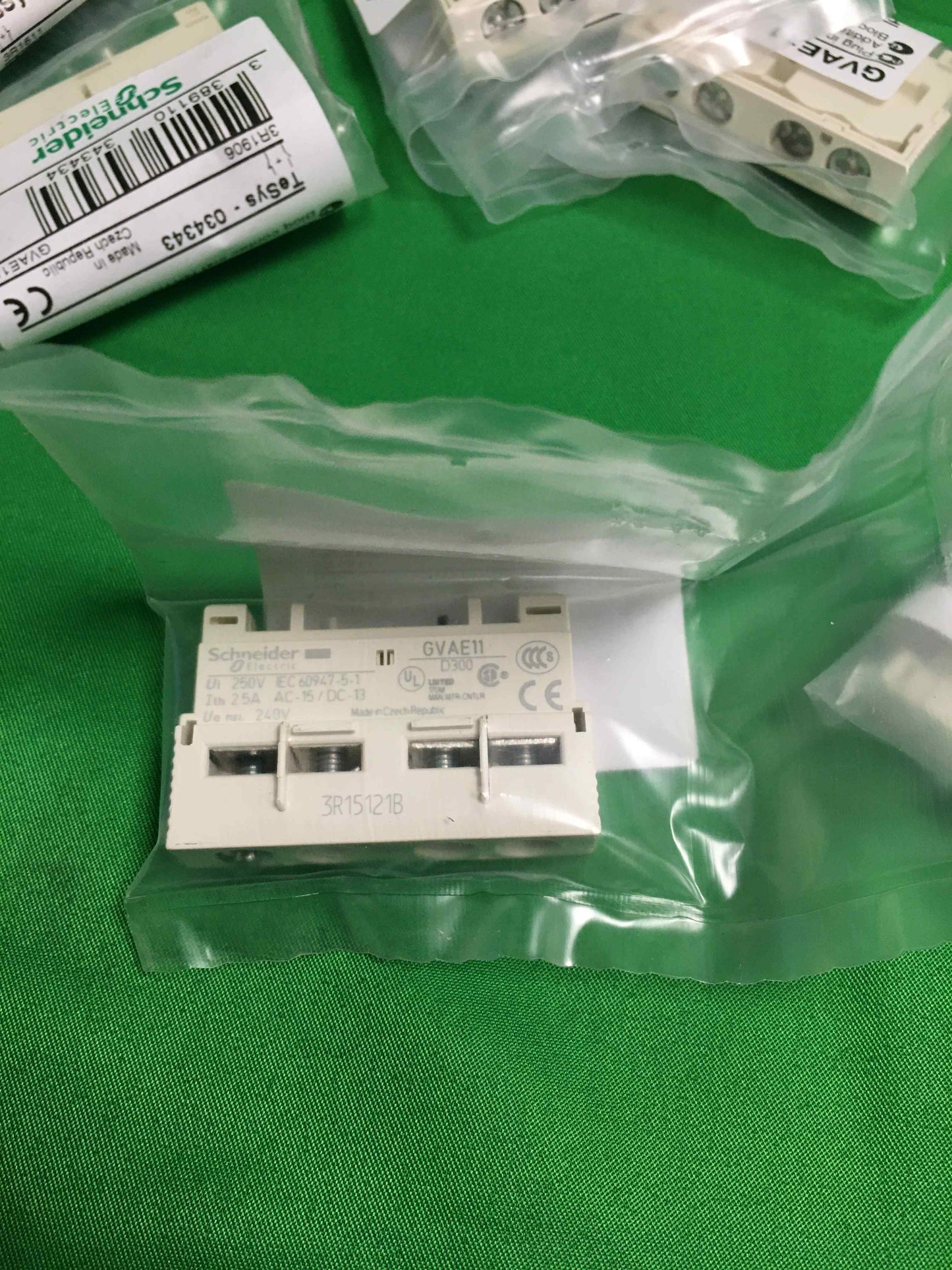 Schneider-Electric GVAE11 GVAE11 BOX OF 10 UNITS