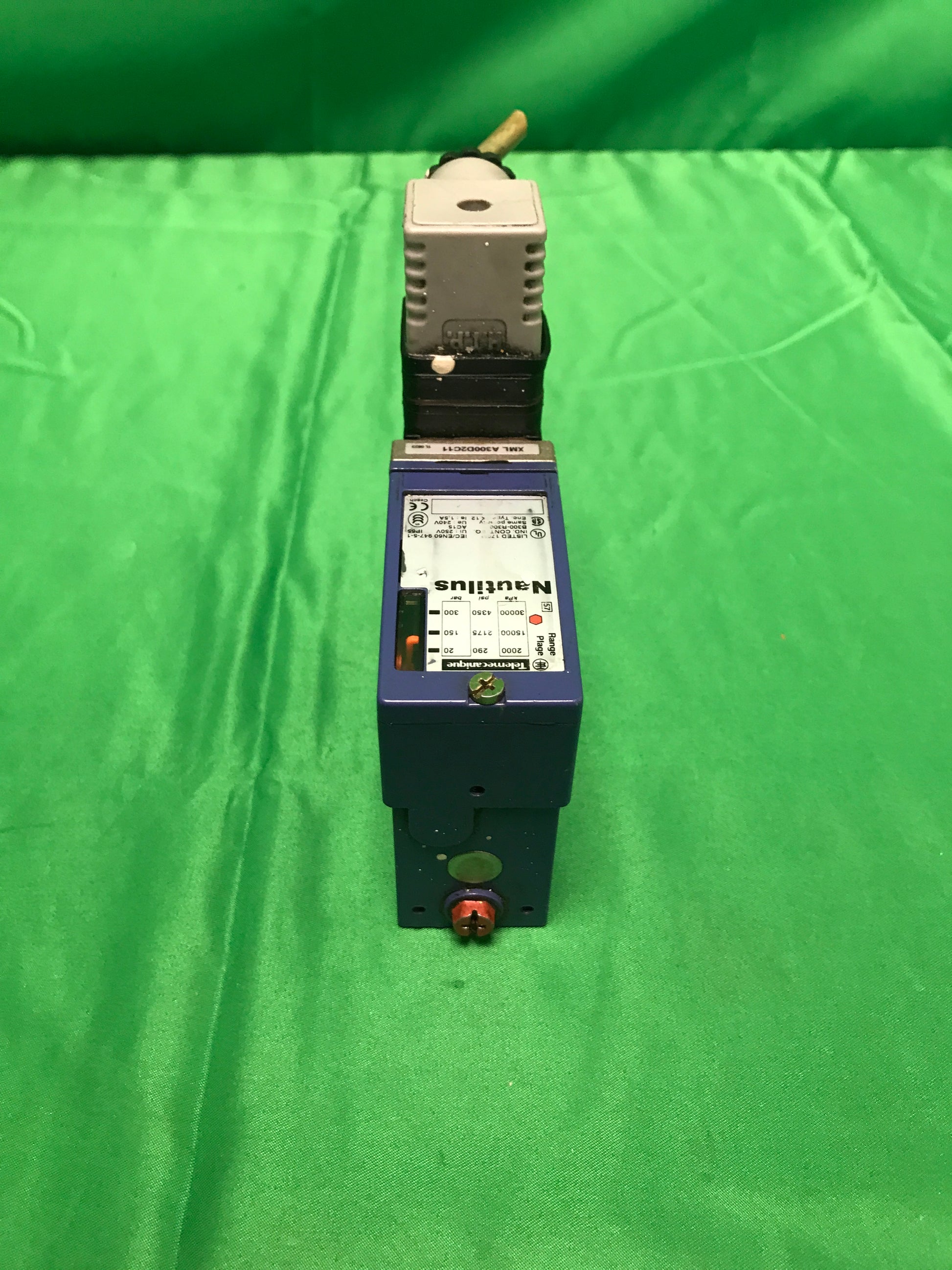 Telemecanique XML A300D2C11 XMLA300D2C11