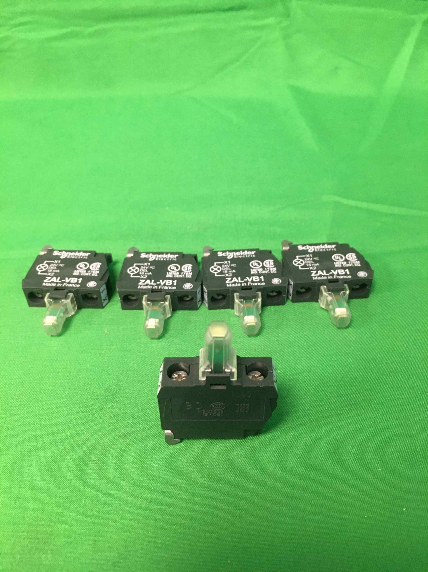 Schneider-Electric ZAL VB1 ZALVB1 5 UNITS