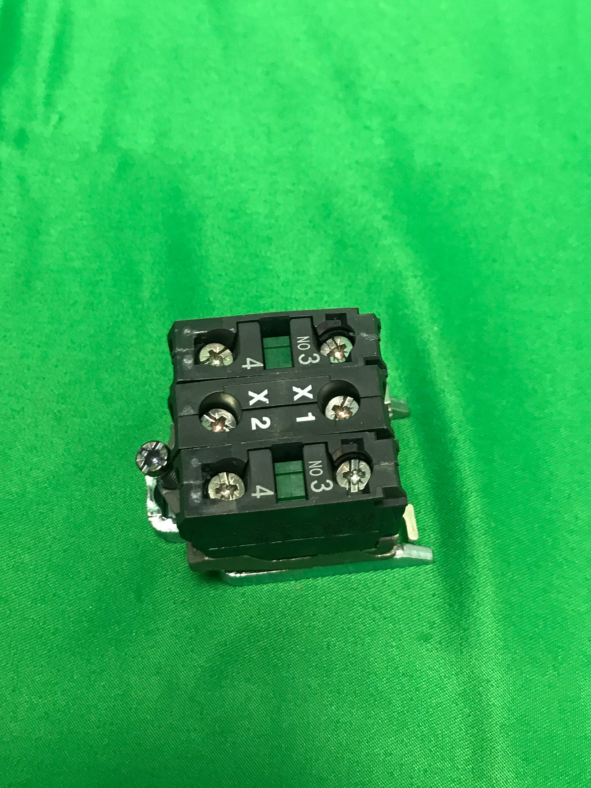 Schneider-Electric ZB4 BW063 ZB4BW063