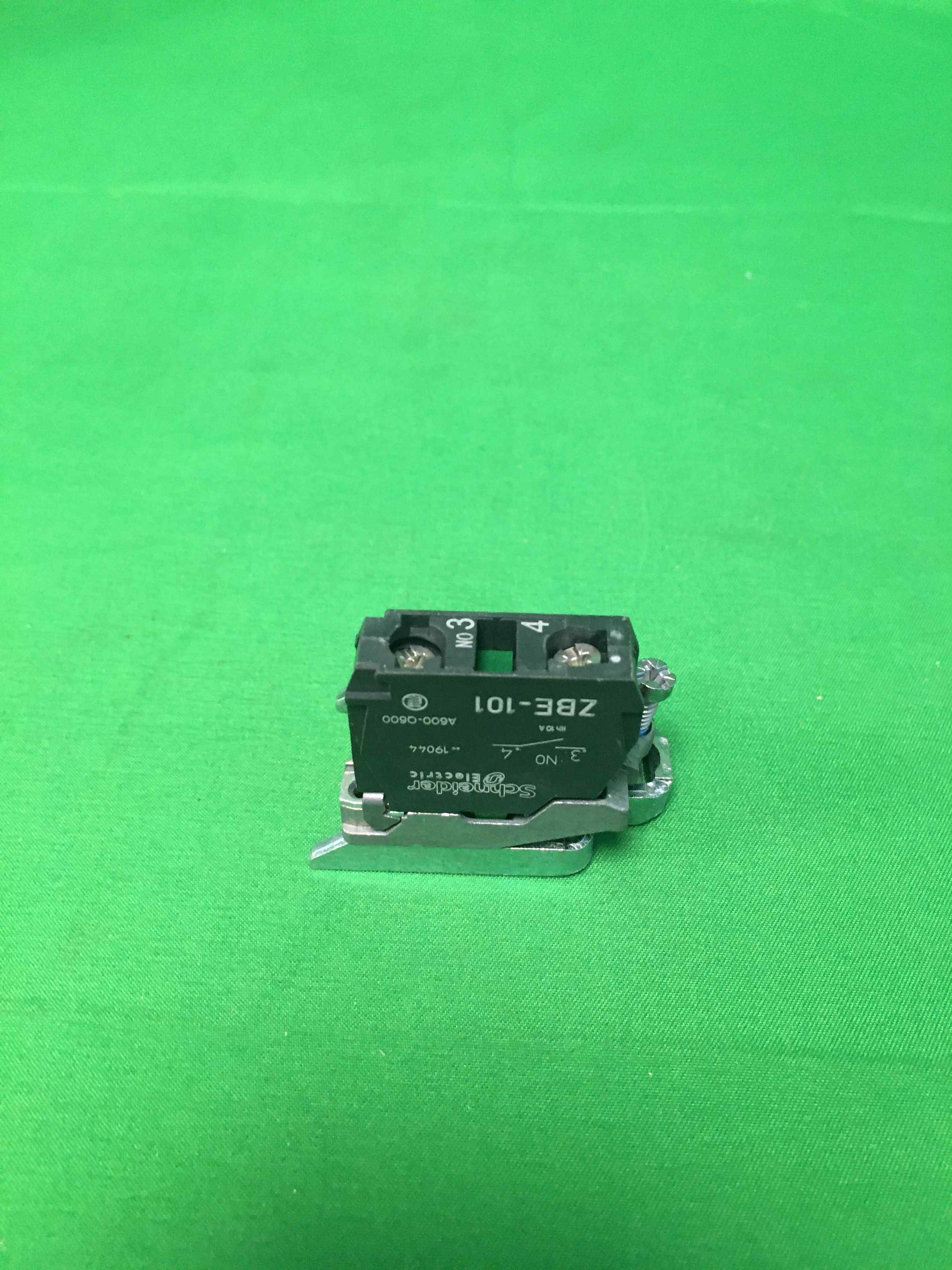 Schneider-Electric ZB4 BZ101 ZB4BZ101 BOX OF 5 UNITS