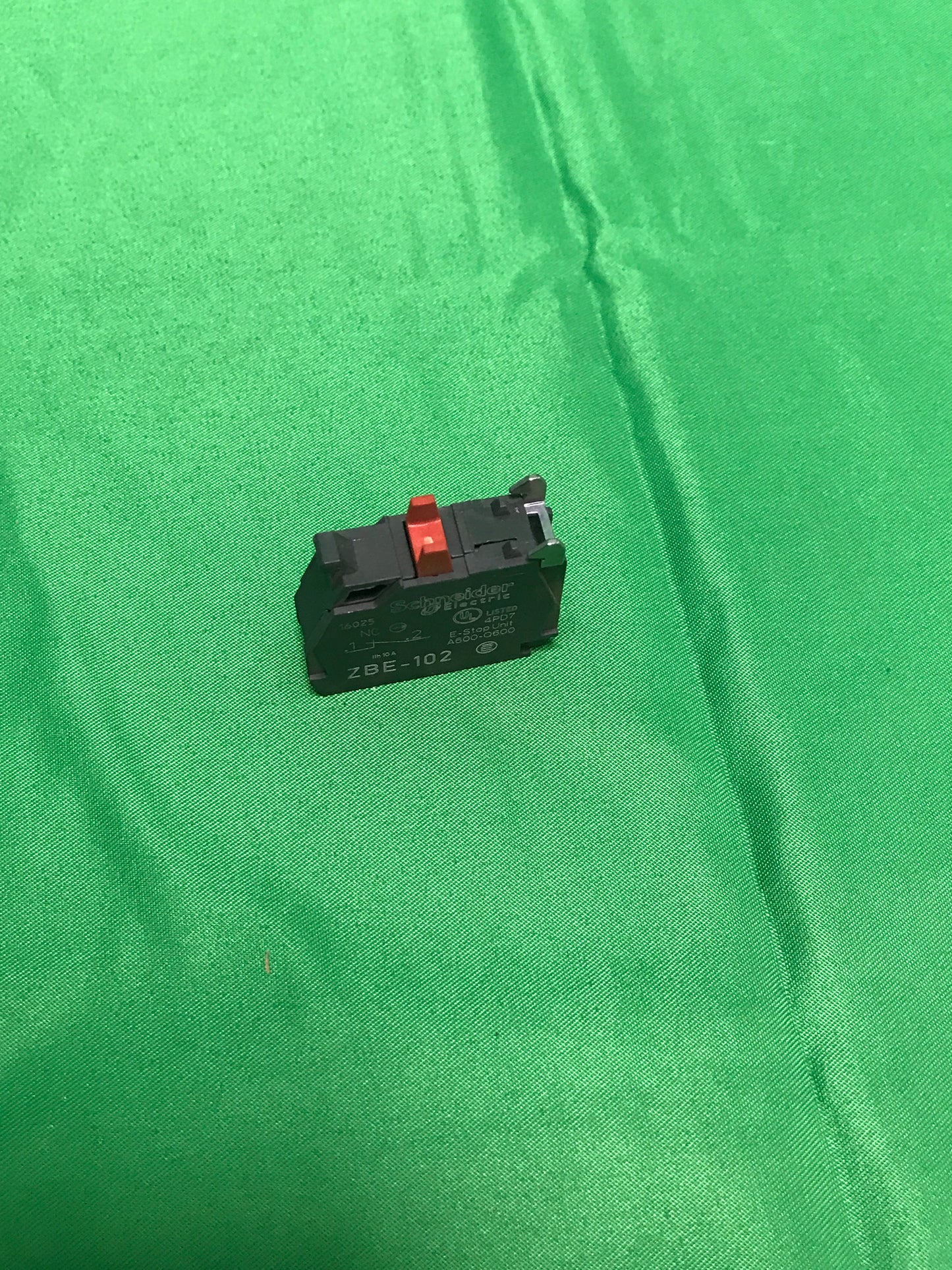 Schneider-Electric ZBE 102 USED ZBE102 WITHOUT ORIGINAL PACKAGING