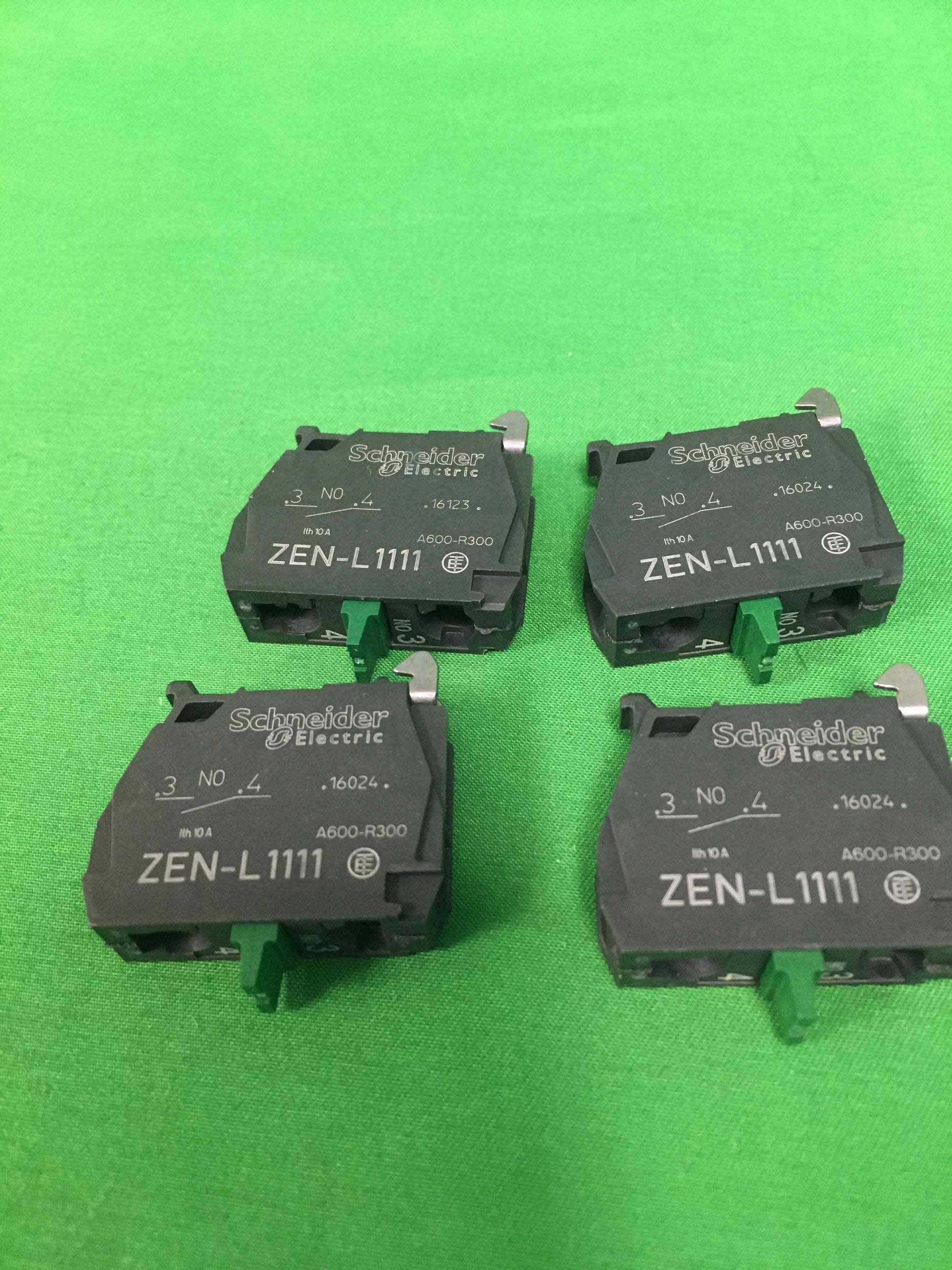 Schneider-Electric ZEN L1111 ZENL1111 4 UNITS